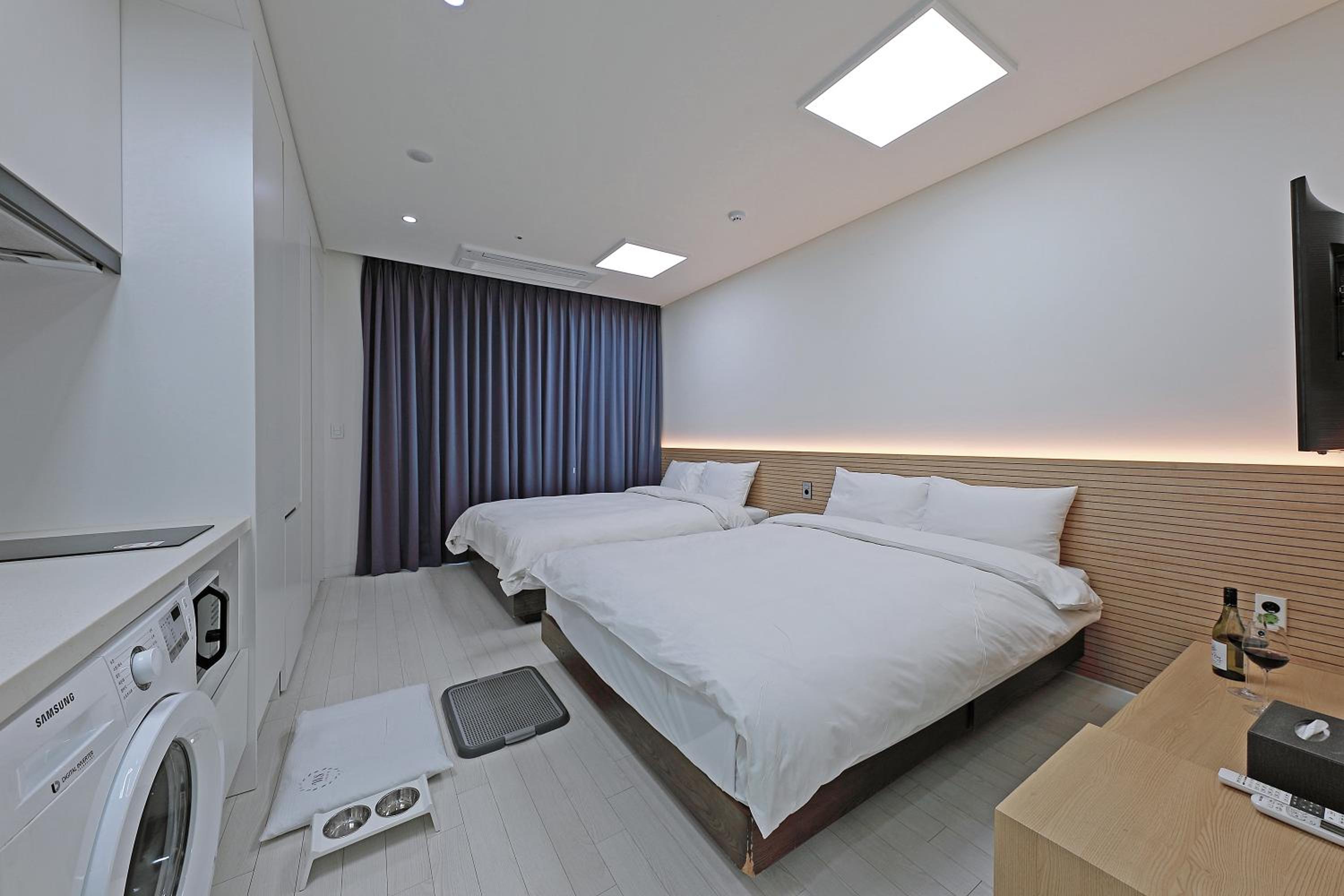 Twin Room with City View - Pet Friendly - Photo 5