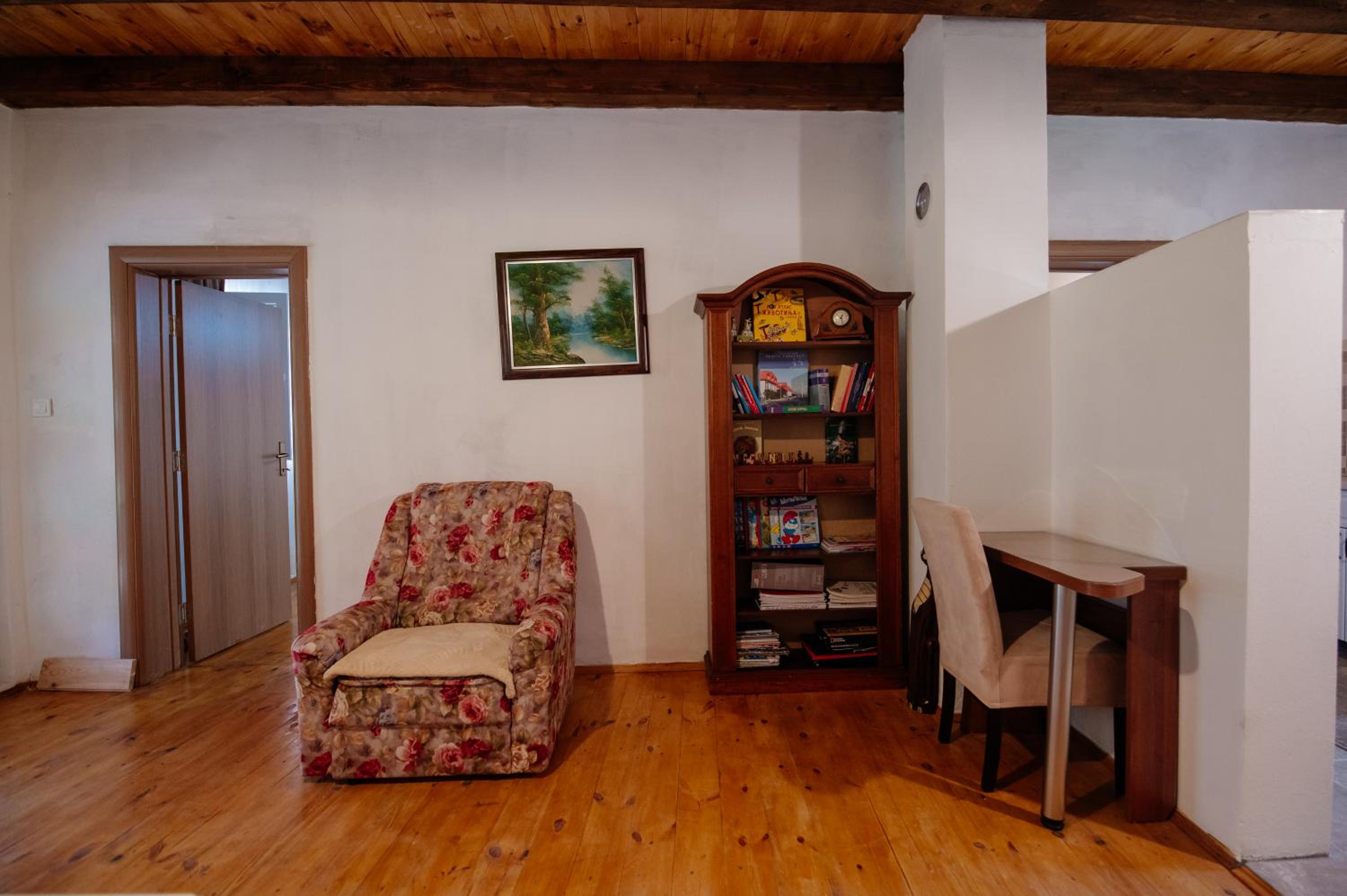 One-Bedroom Apartment with Terrace photo 3
