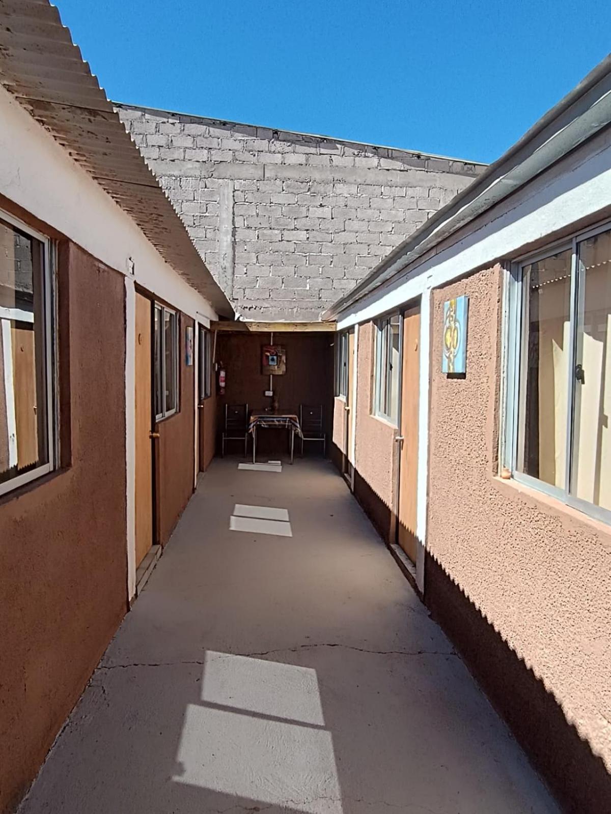 Economy Triple Room with Shared Bathroom photo 2