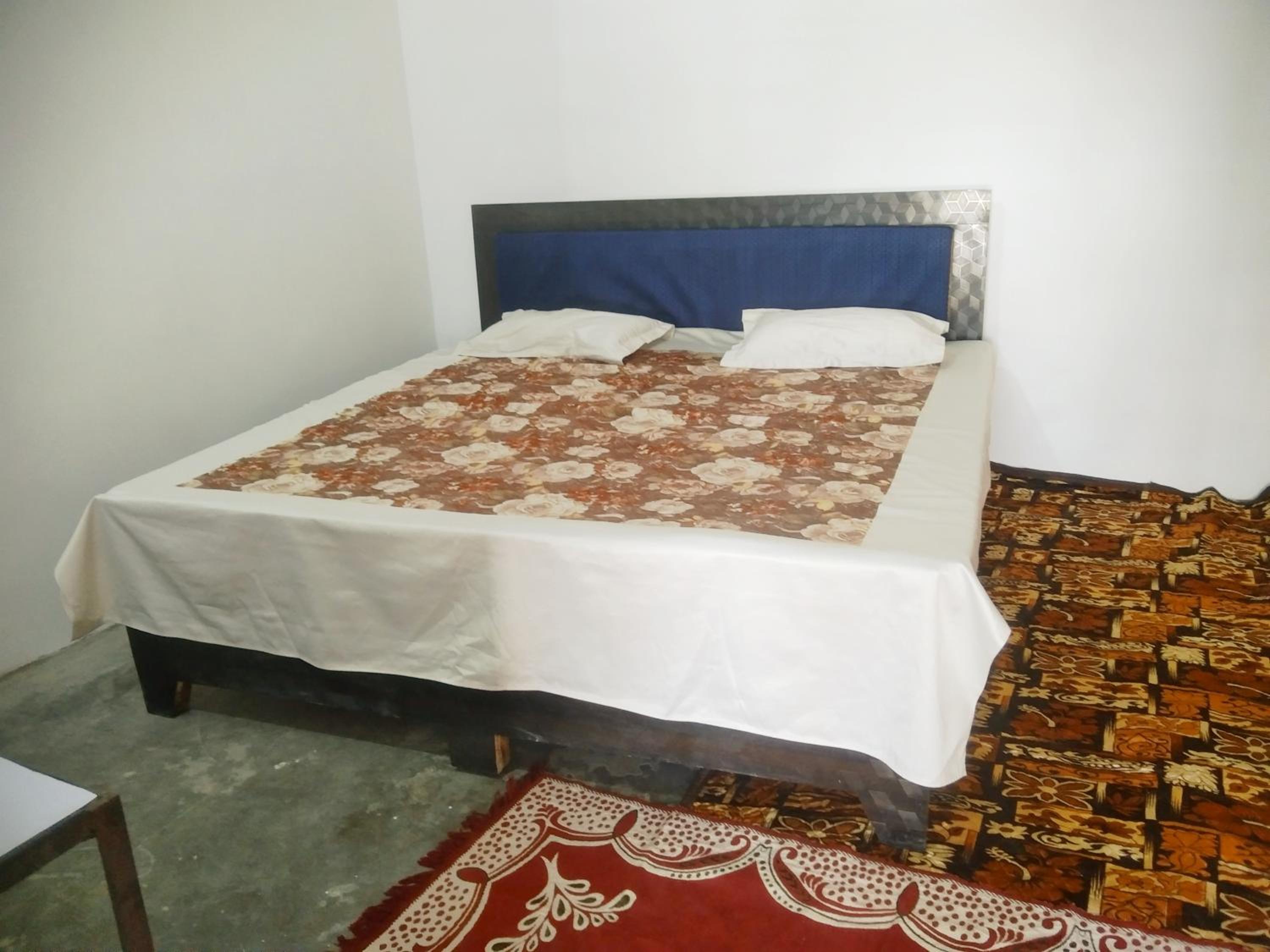 Double or Twin Room with Private Bathroom