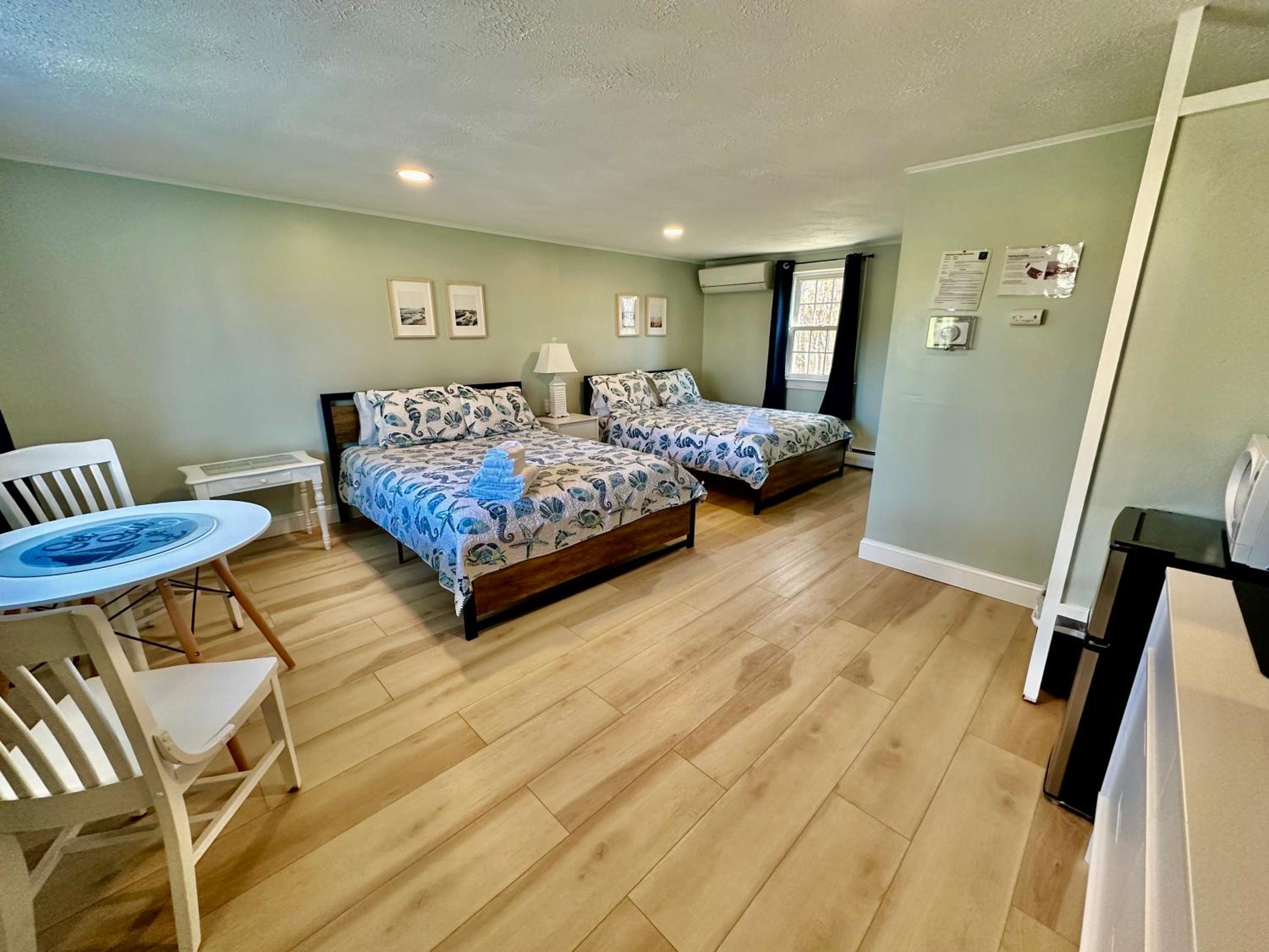 Large Double Room - Photo 4