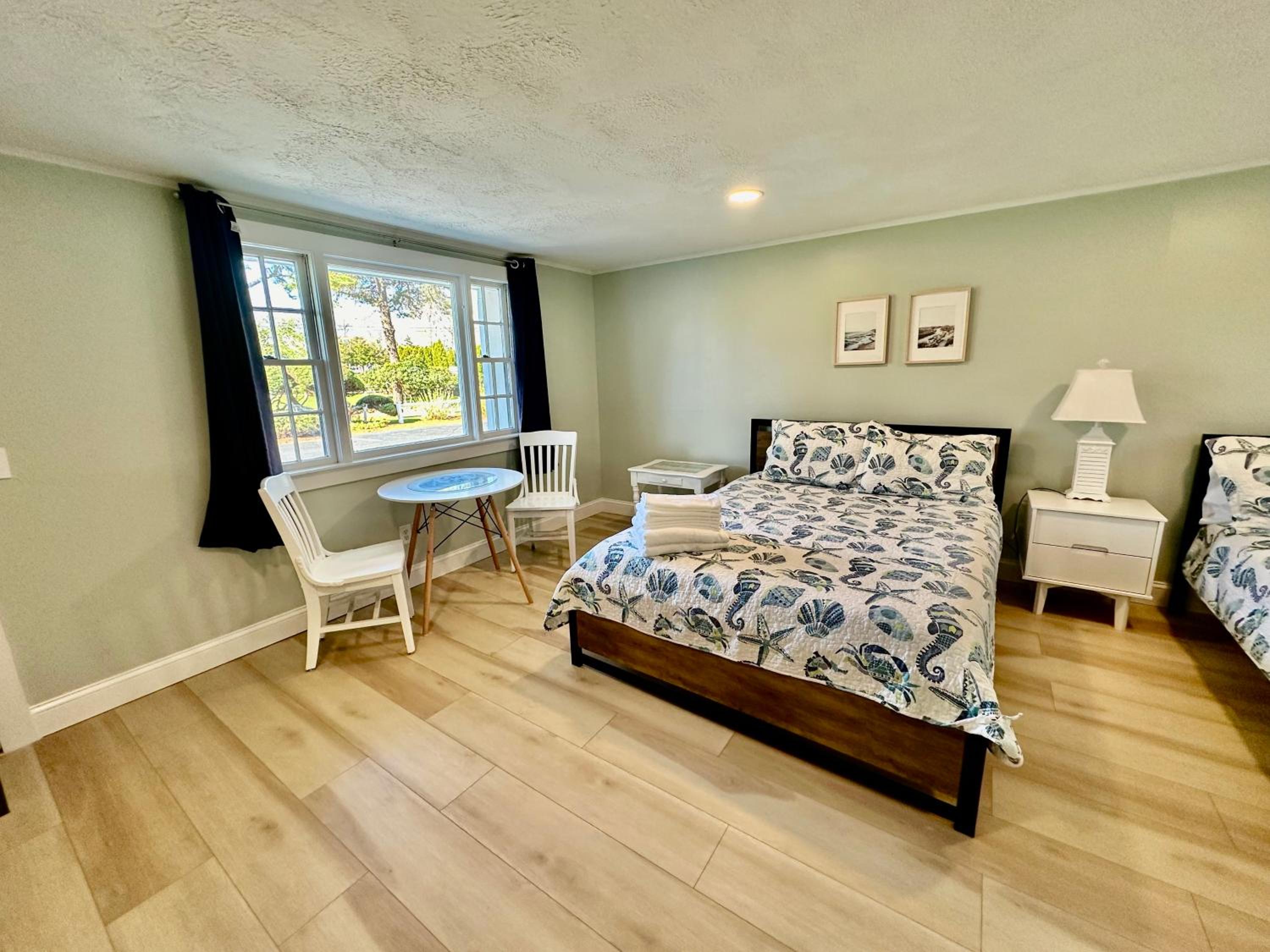 Large Double Room - Photo 5