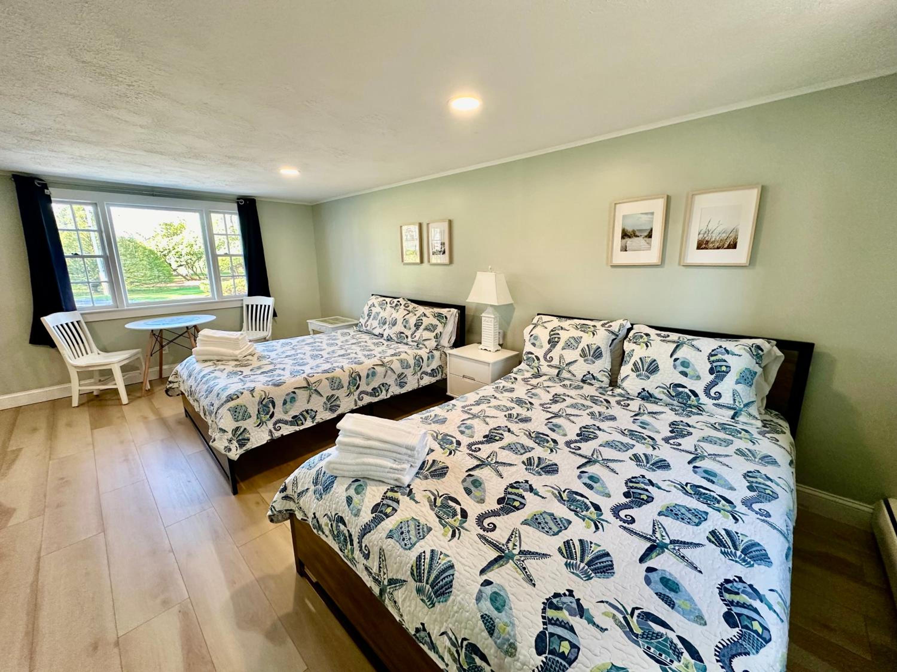 Large Double Room - Photo 1