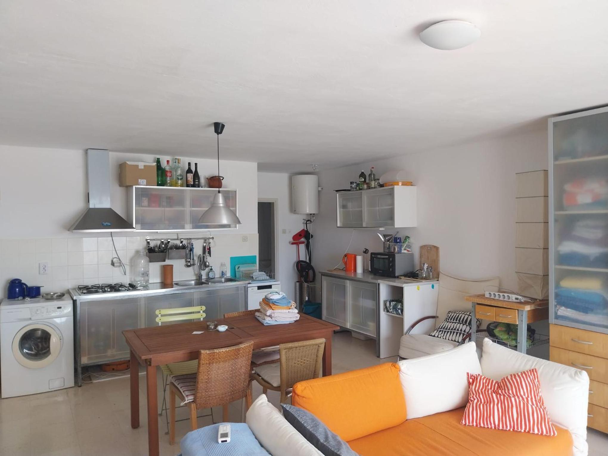 One-Bedroom Apartment photo 3