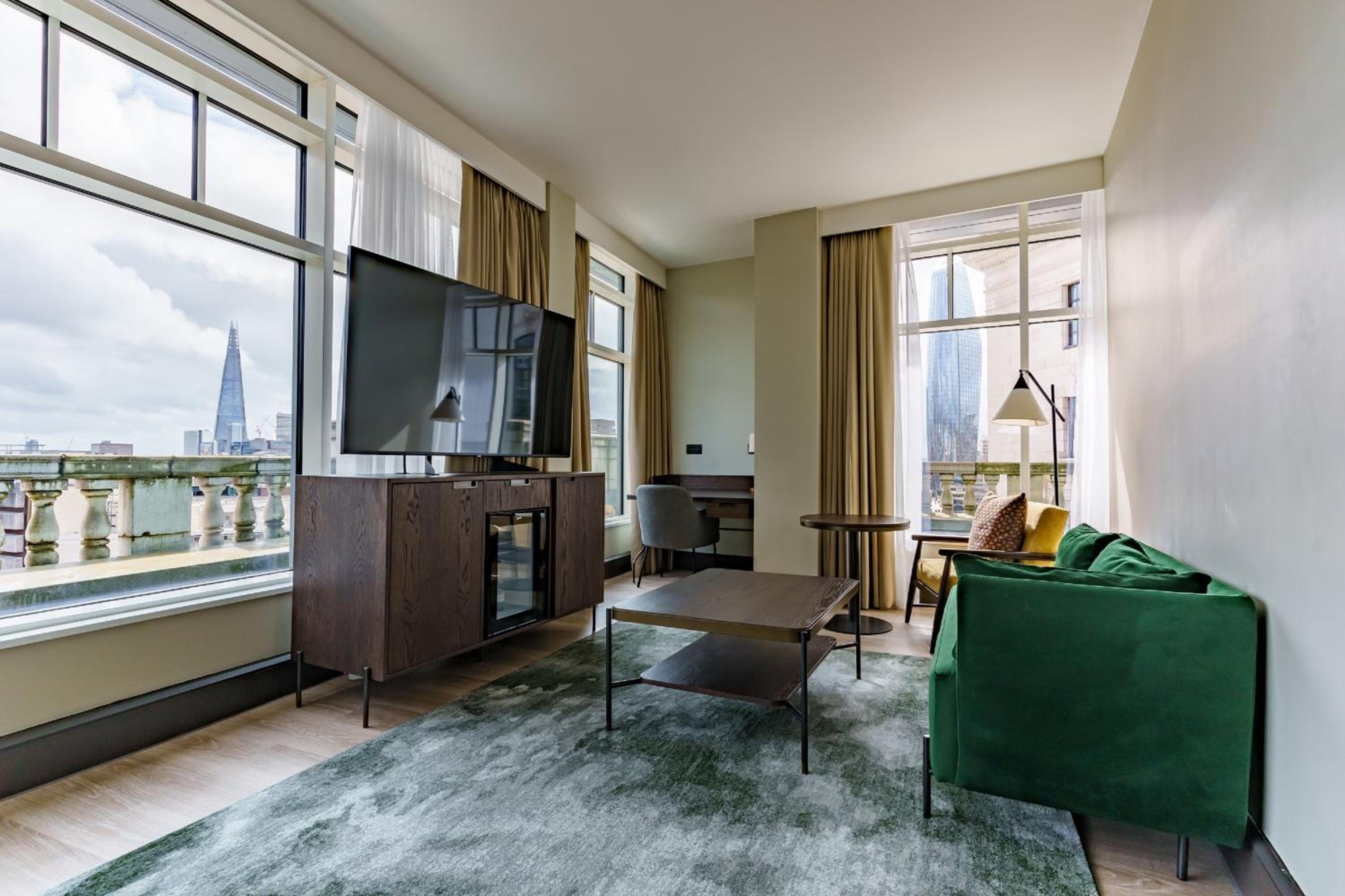 Executive Suite with City View