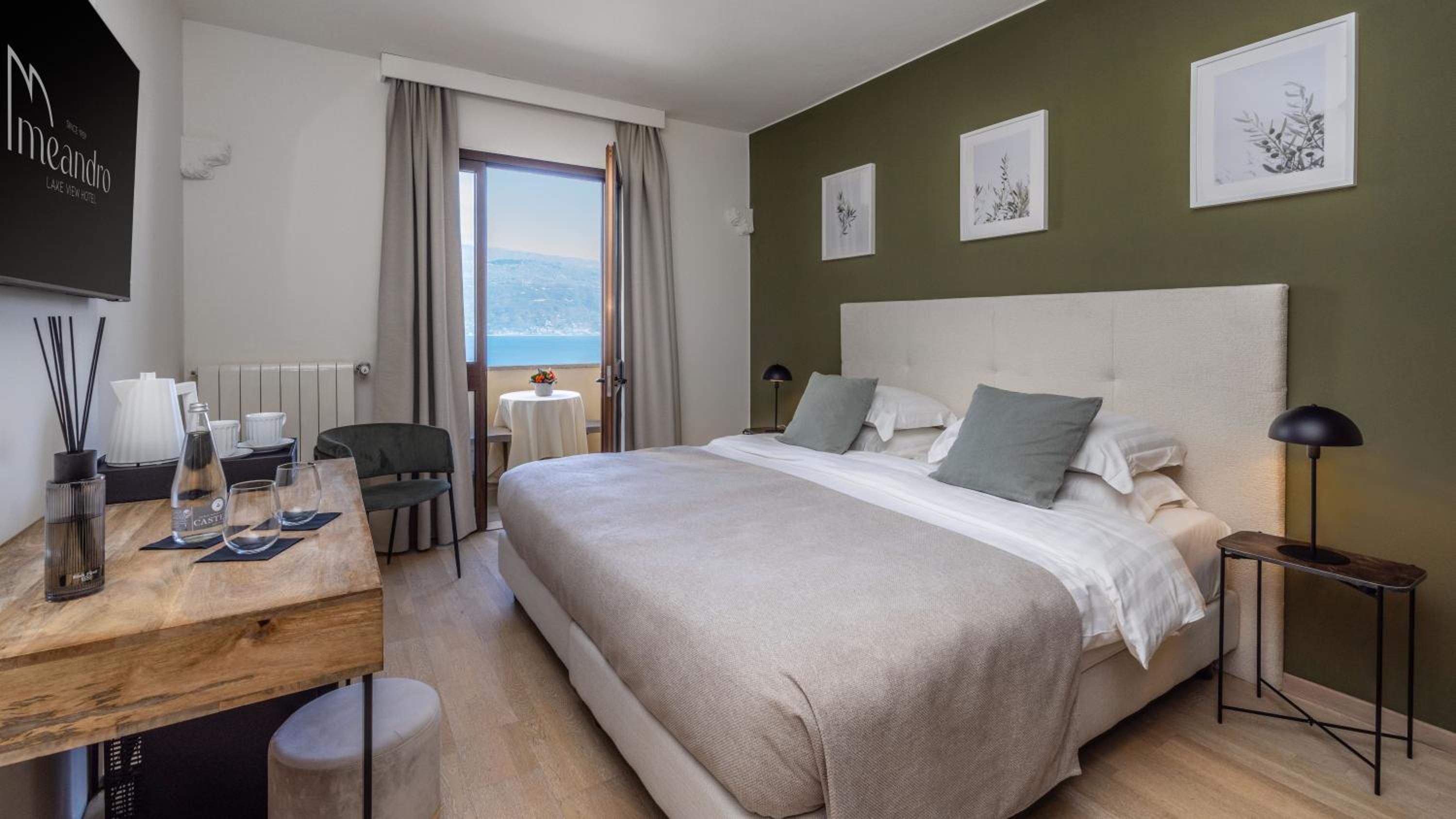 Double or Twin Room with Lake View