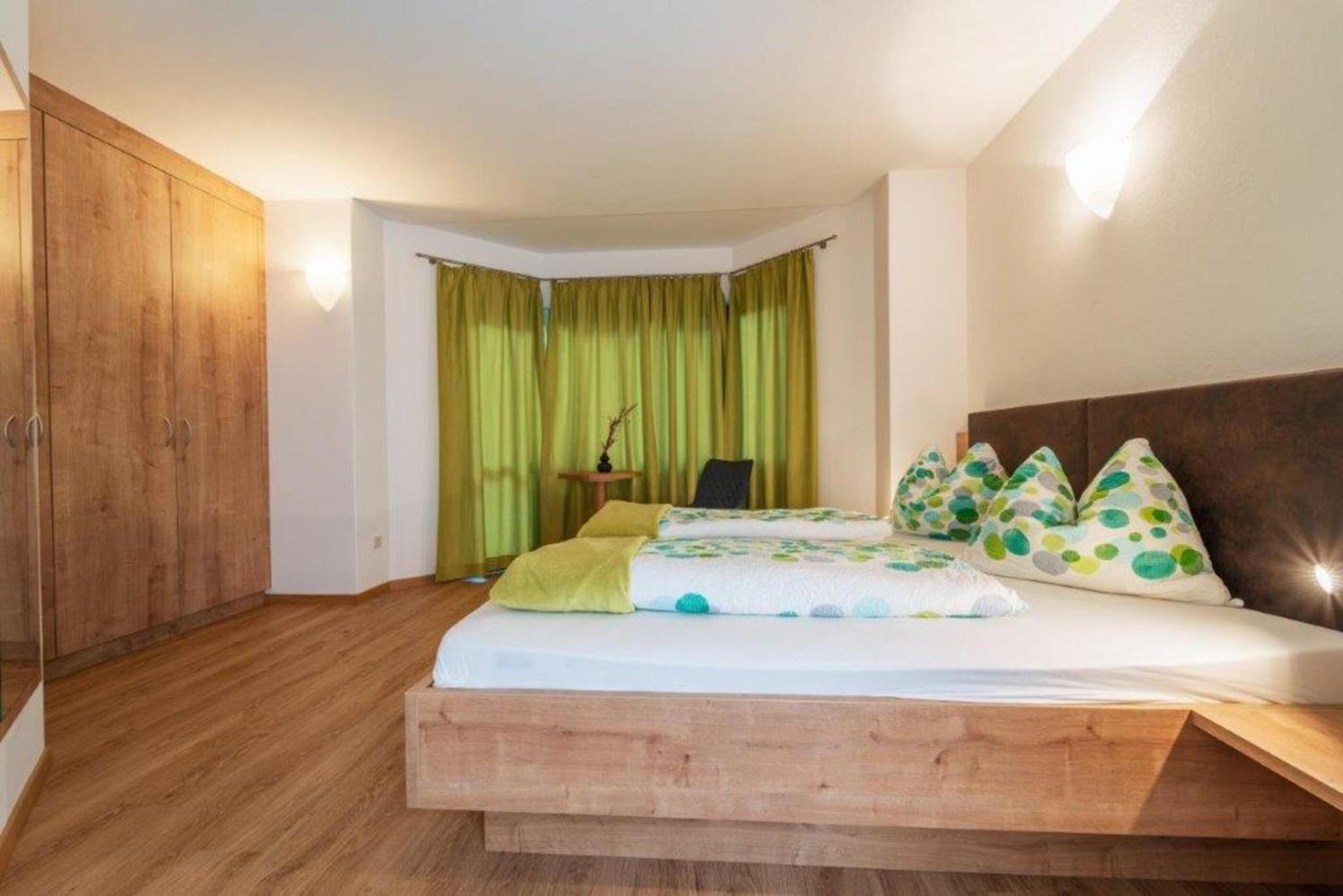 Two-Bedroom Deluxe Apartment with Balcony