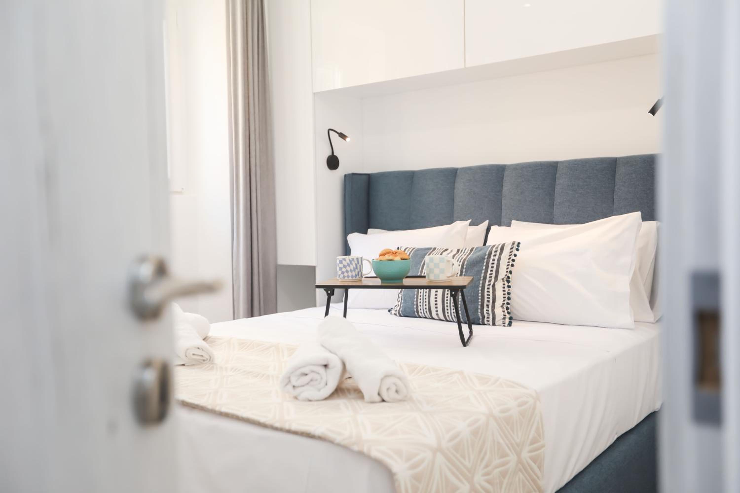 Superior One-Bedroom Apartment