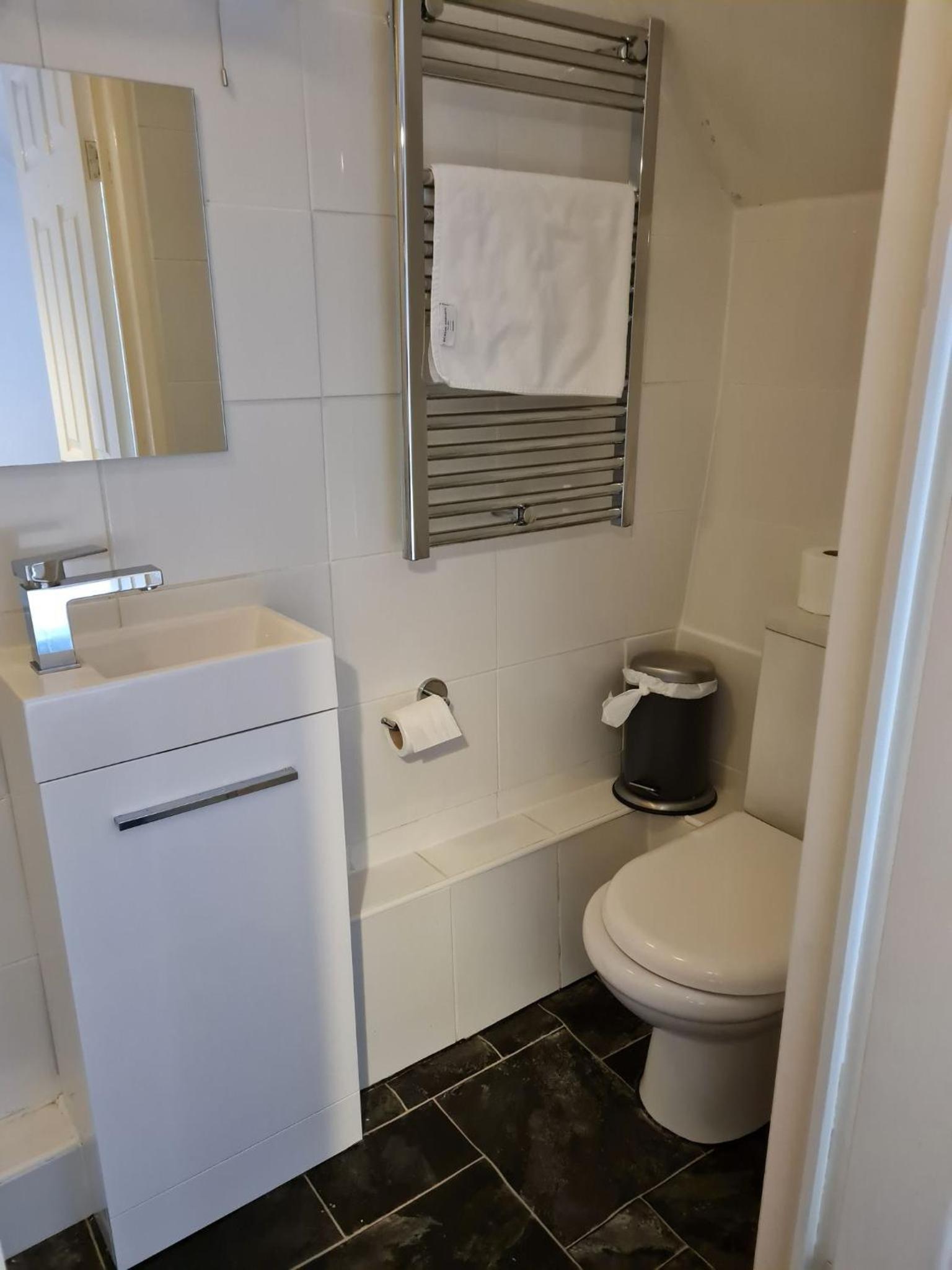 Twin Room With Shower photo 2