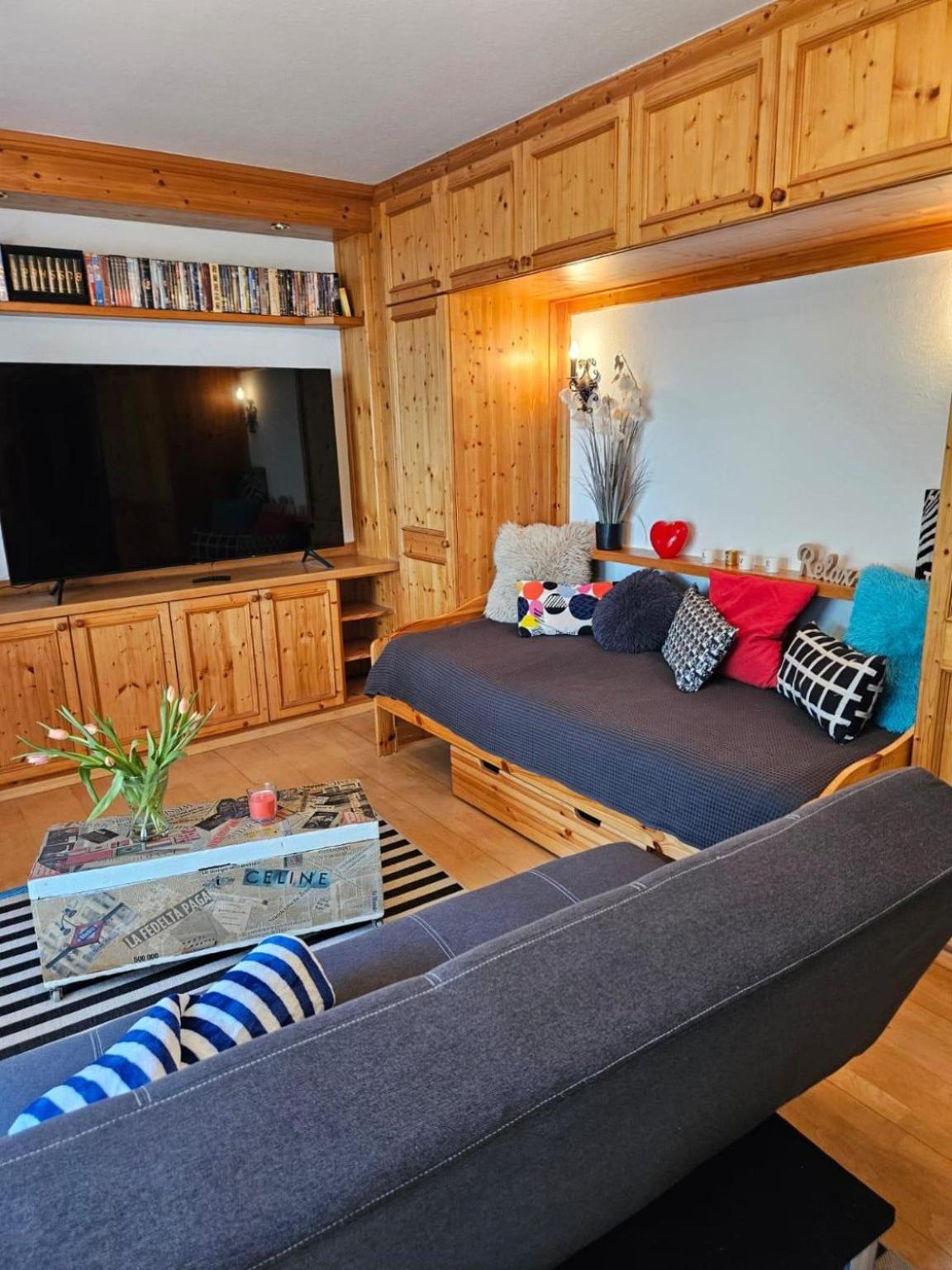 One-Bedroom Apartment with Terrace photo 3