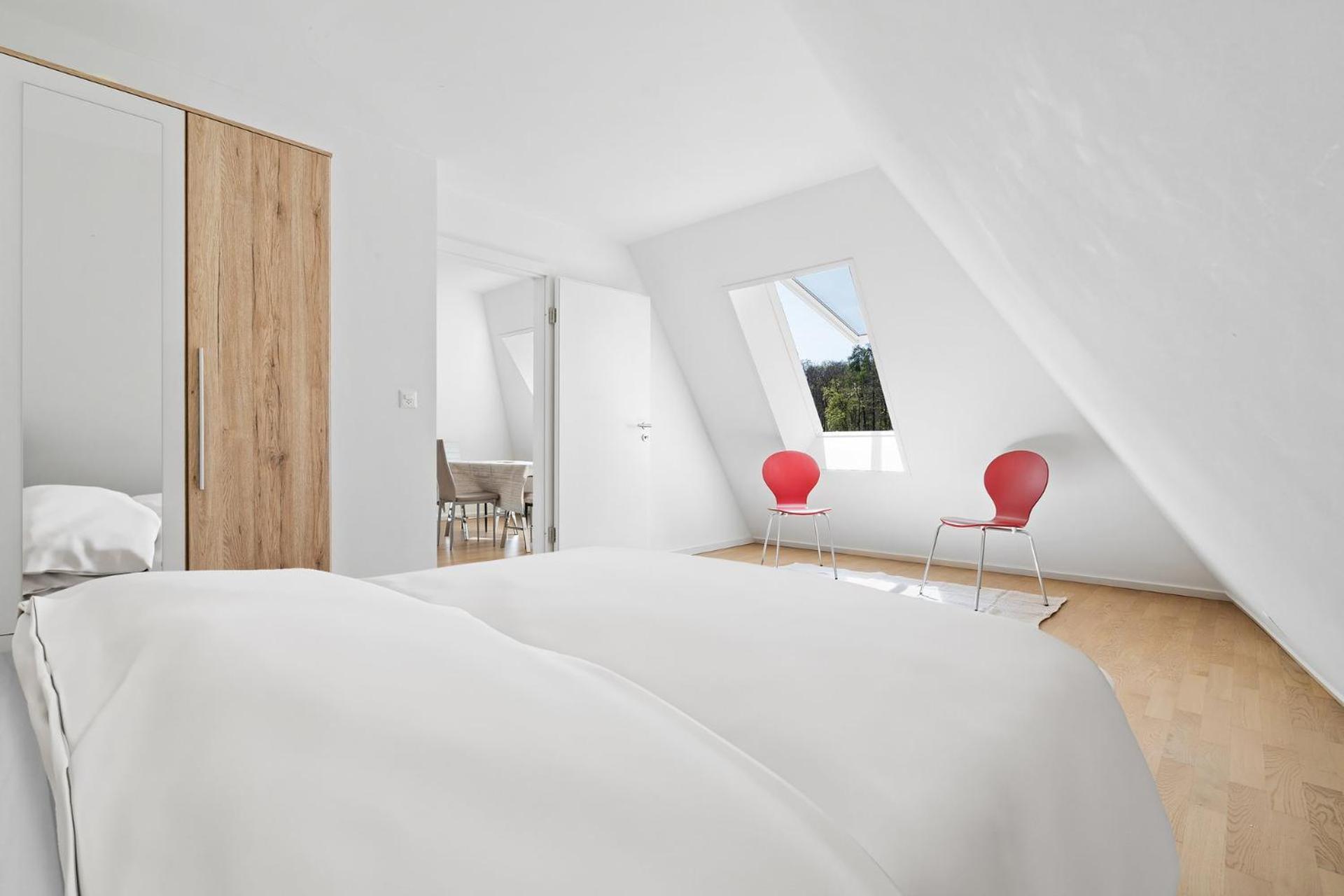 One-Bedroom Apartment photo 2