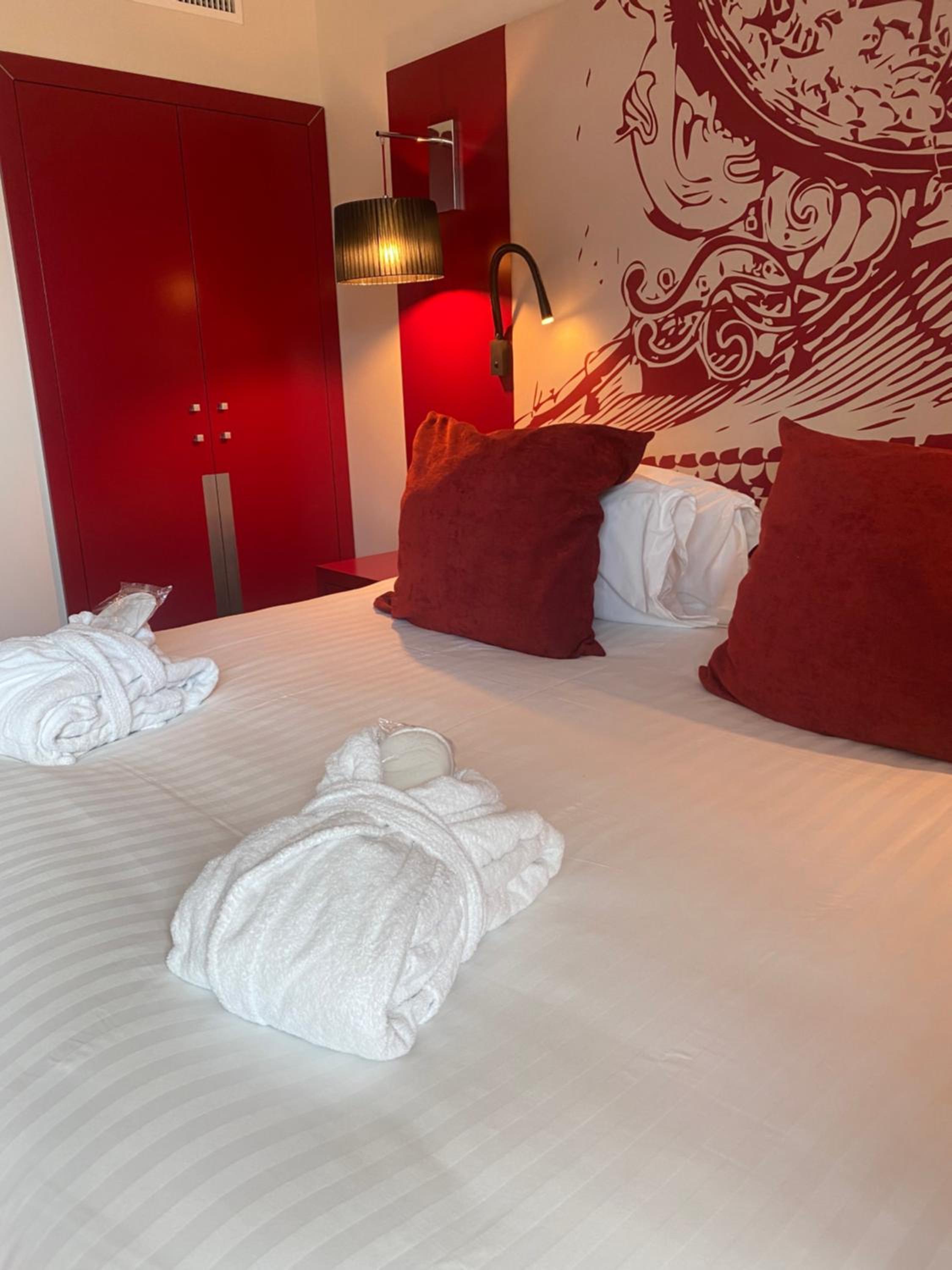 Suite With Terrace - Photo 7
