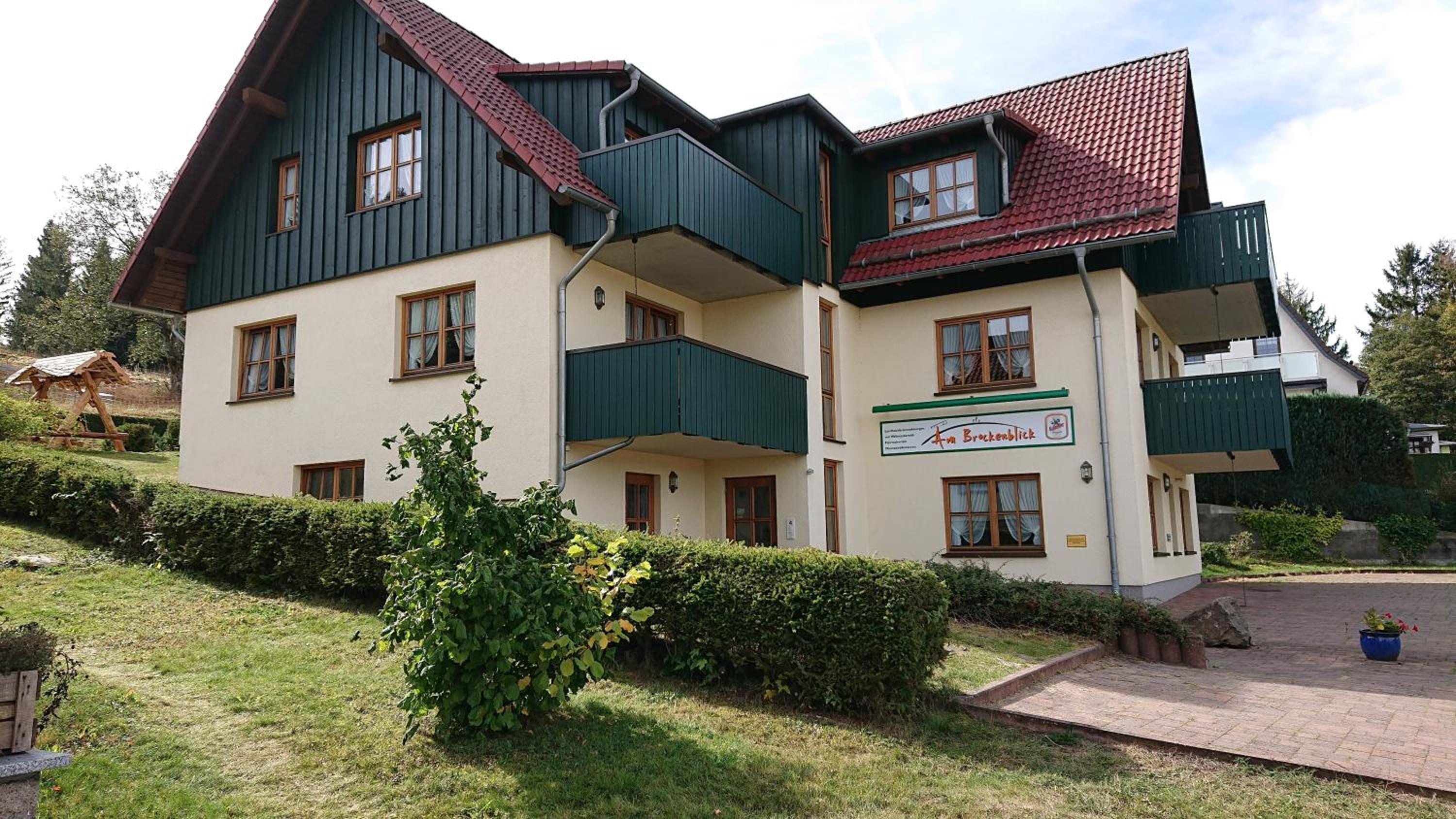 Two-Bedroom Apartment with Balcony photo 2