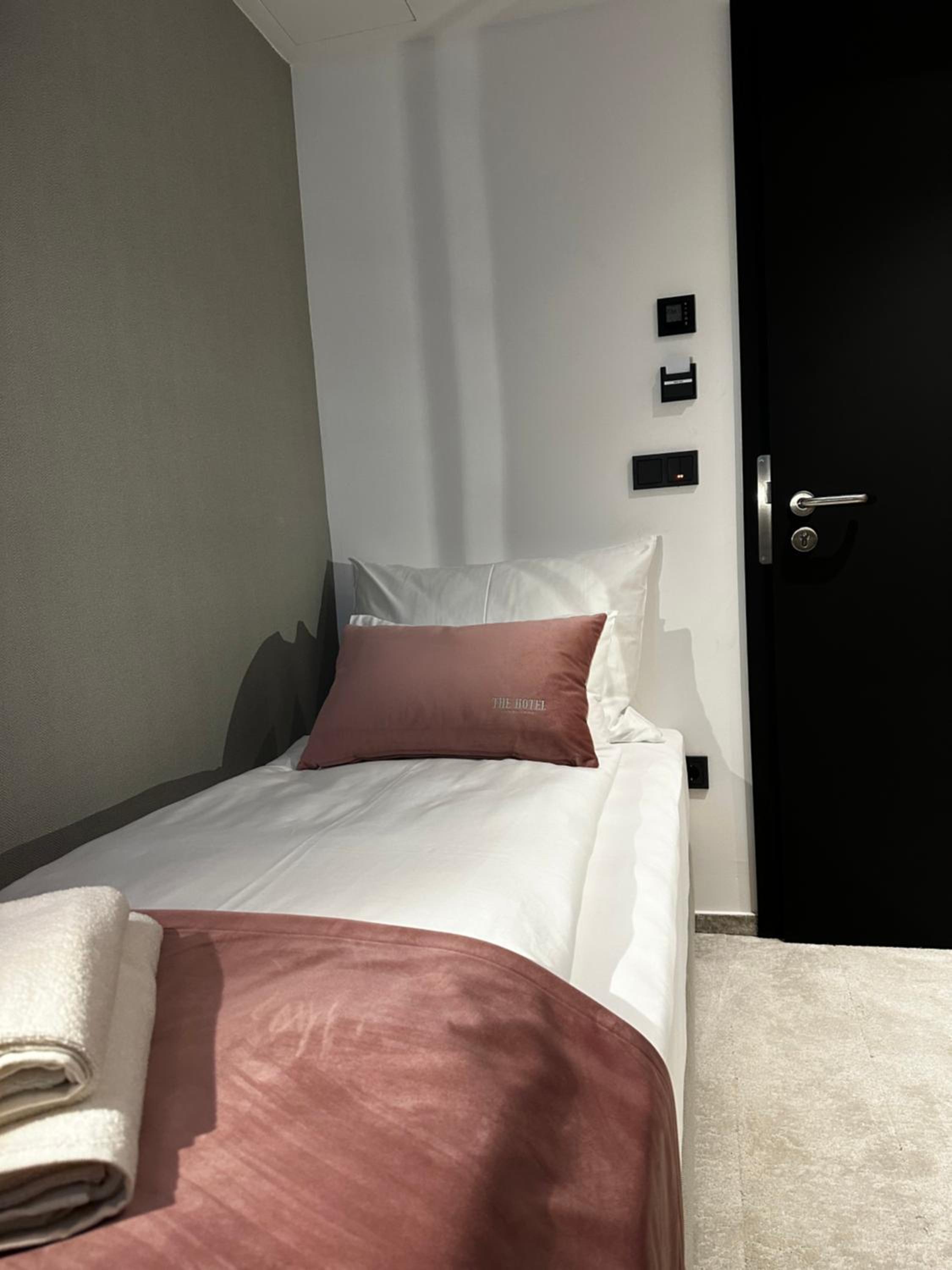 Single Room without Window