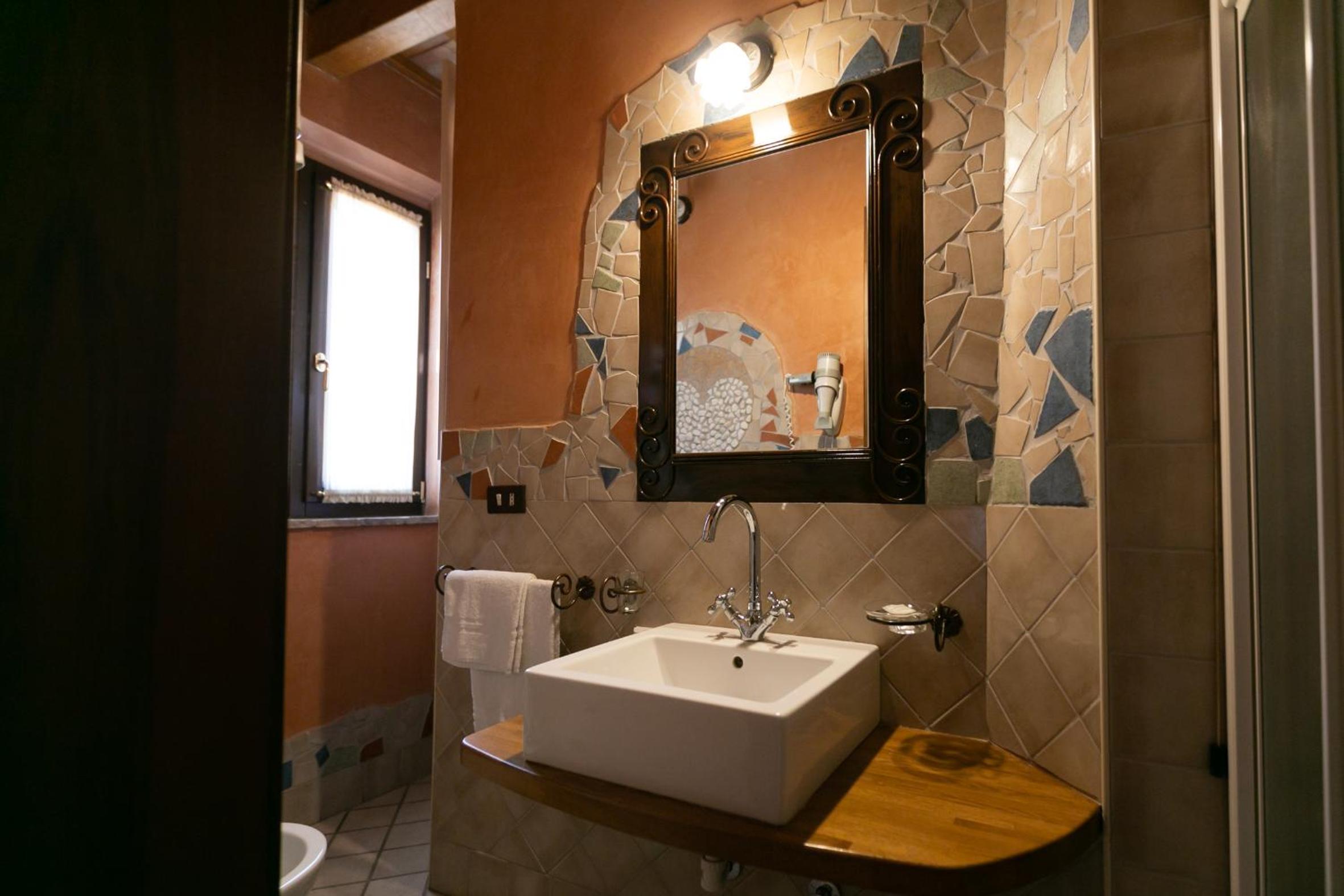 Superior One-Bedroom Apartment - Photo 17