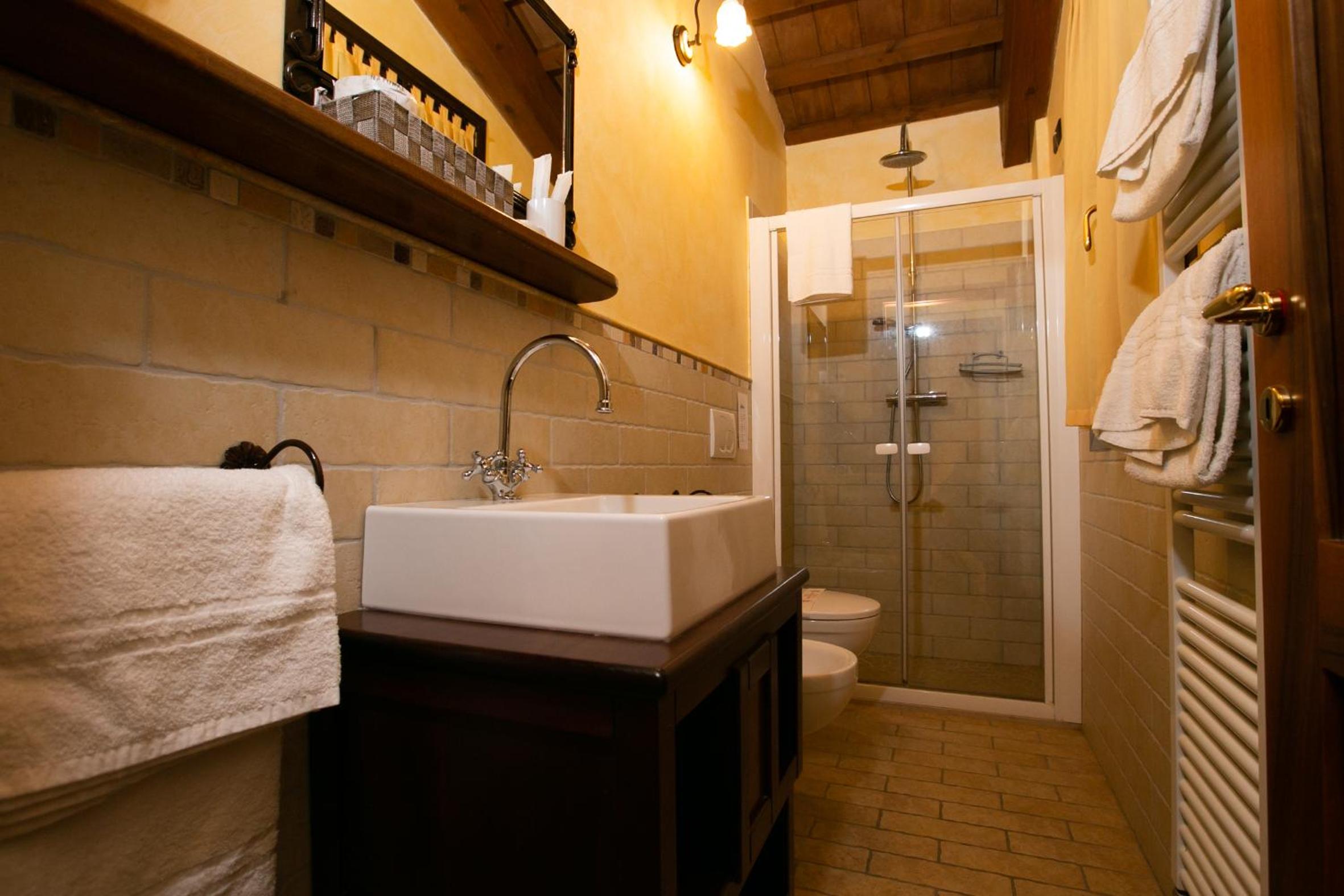 Superior One-Bedroom Apartment - Photo 11