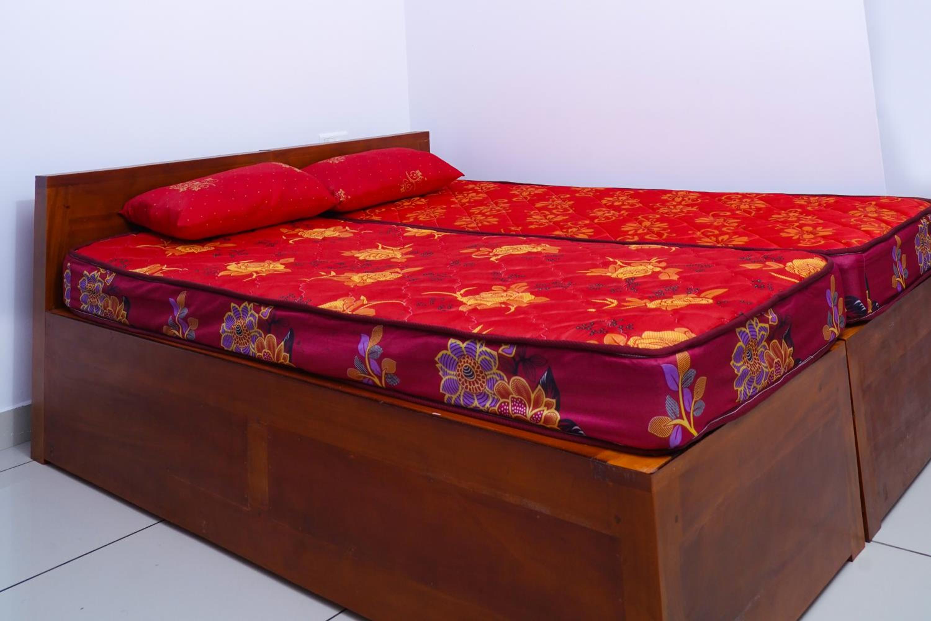 Male Dormitory Room photo 2