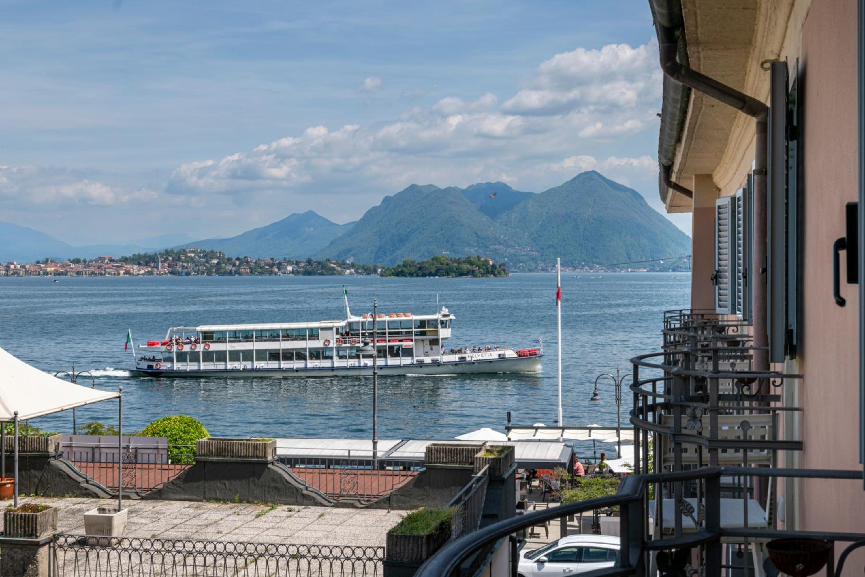 Double Room with Lake View - Photo 2