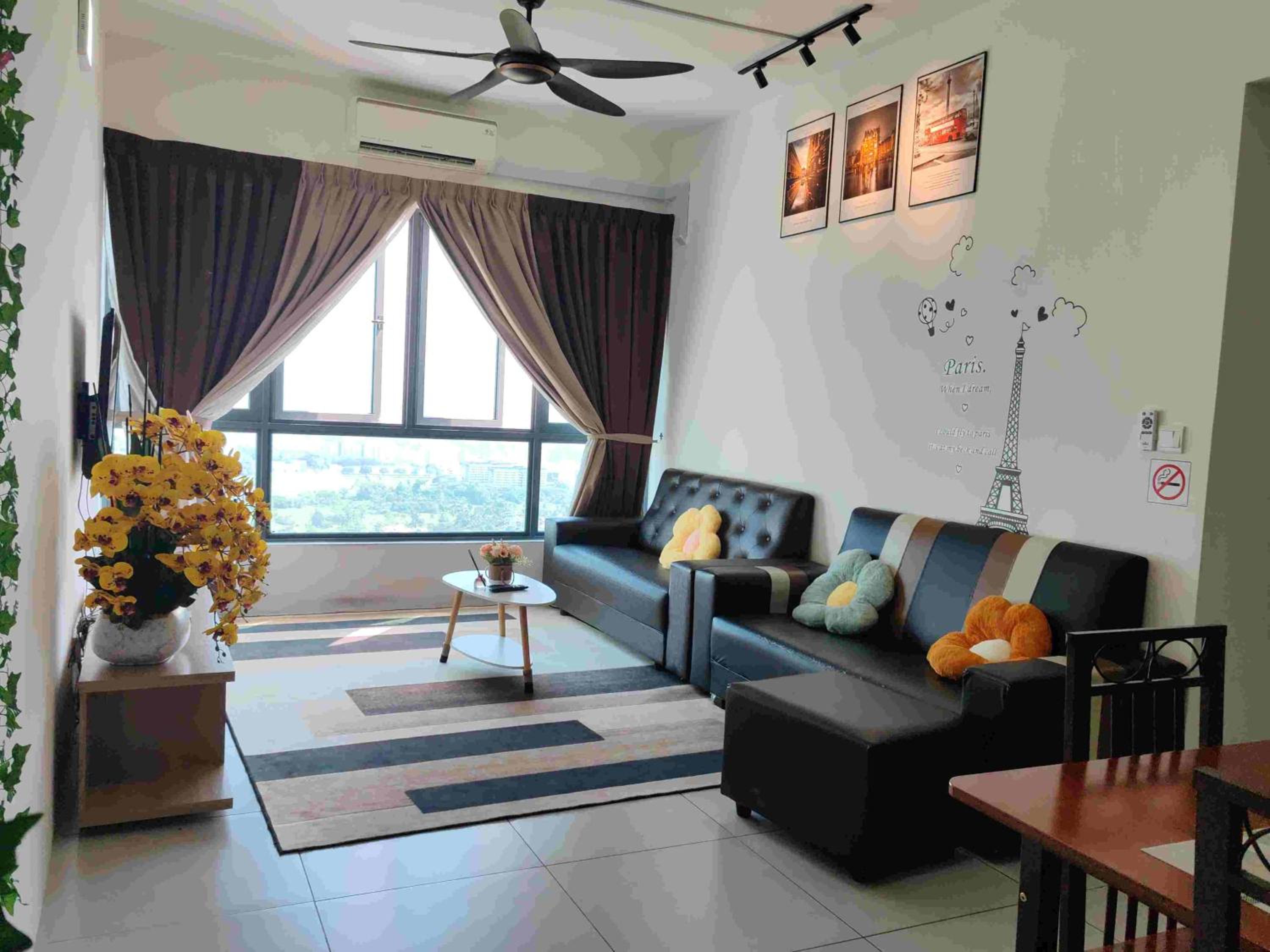 Three-Bedroom Apartment photo 1