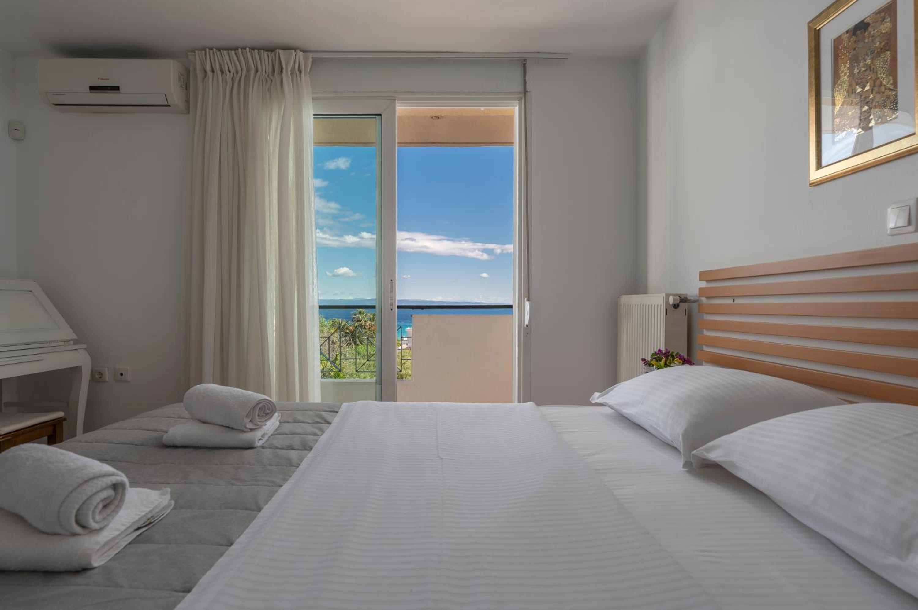 Three-Bedroom Villa photo 1