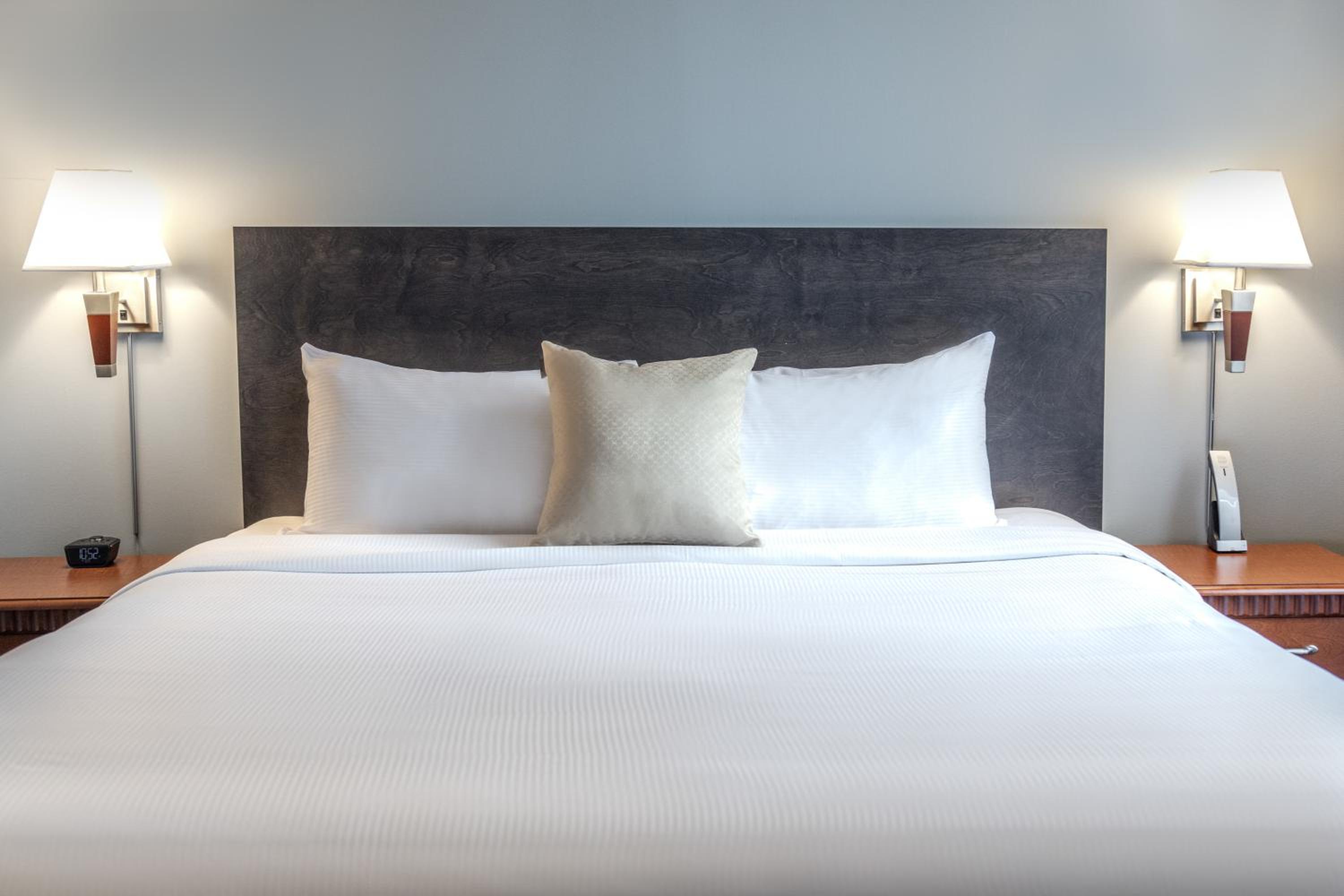 Executive King Suite - Photo 11
