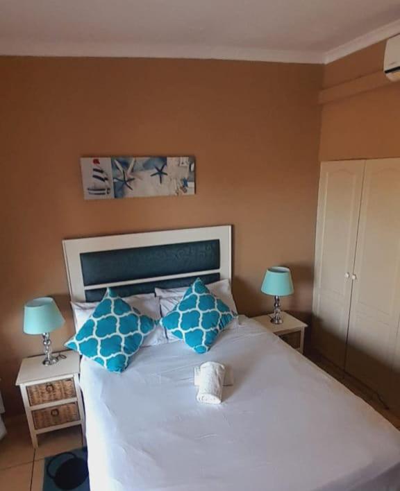 Standard Queen Room photo 1