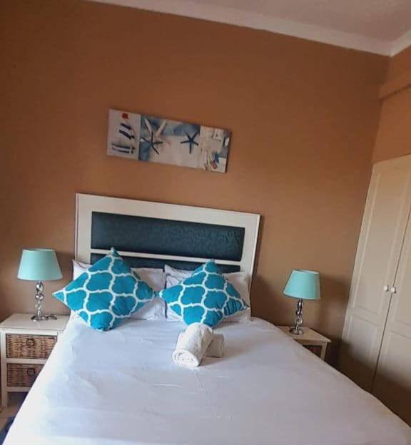 Standard Queen Room photo 2