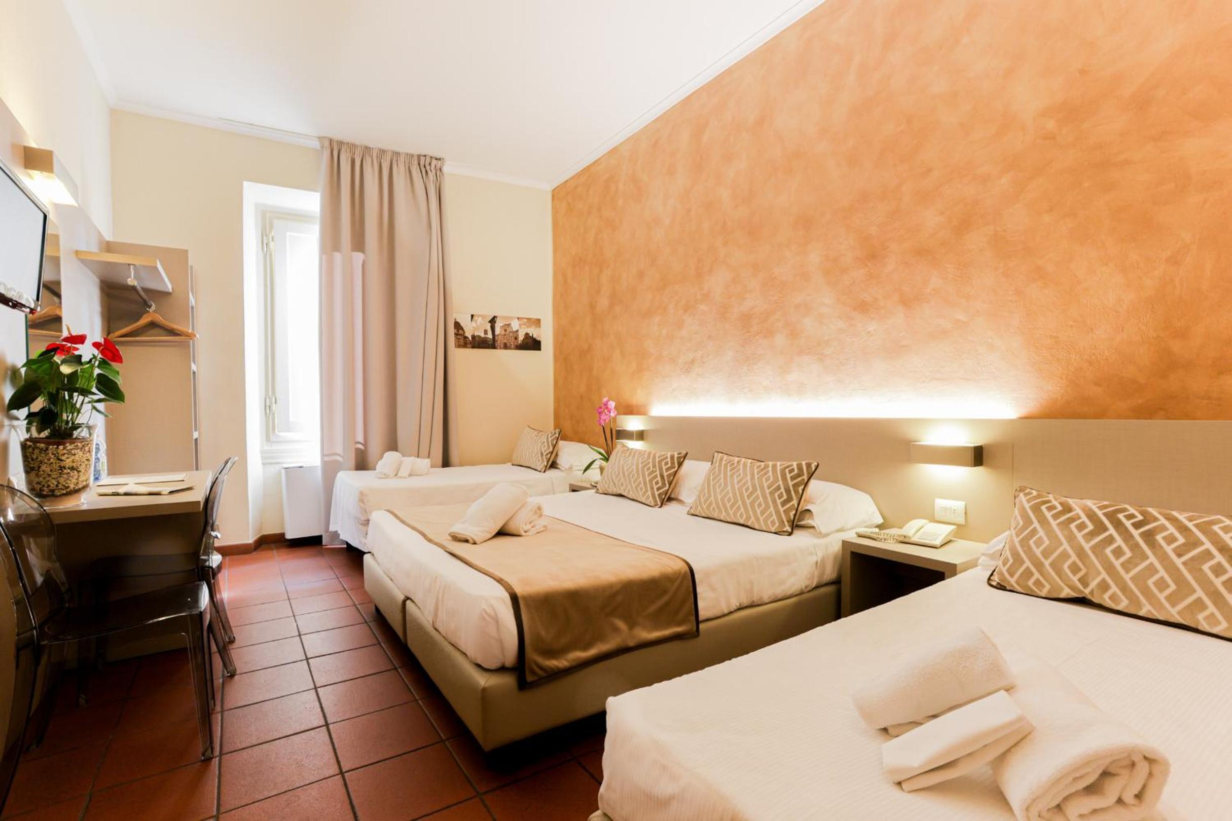 Quadruple Room - Photo 1