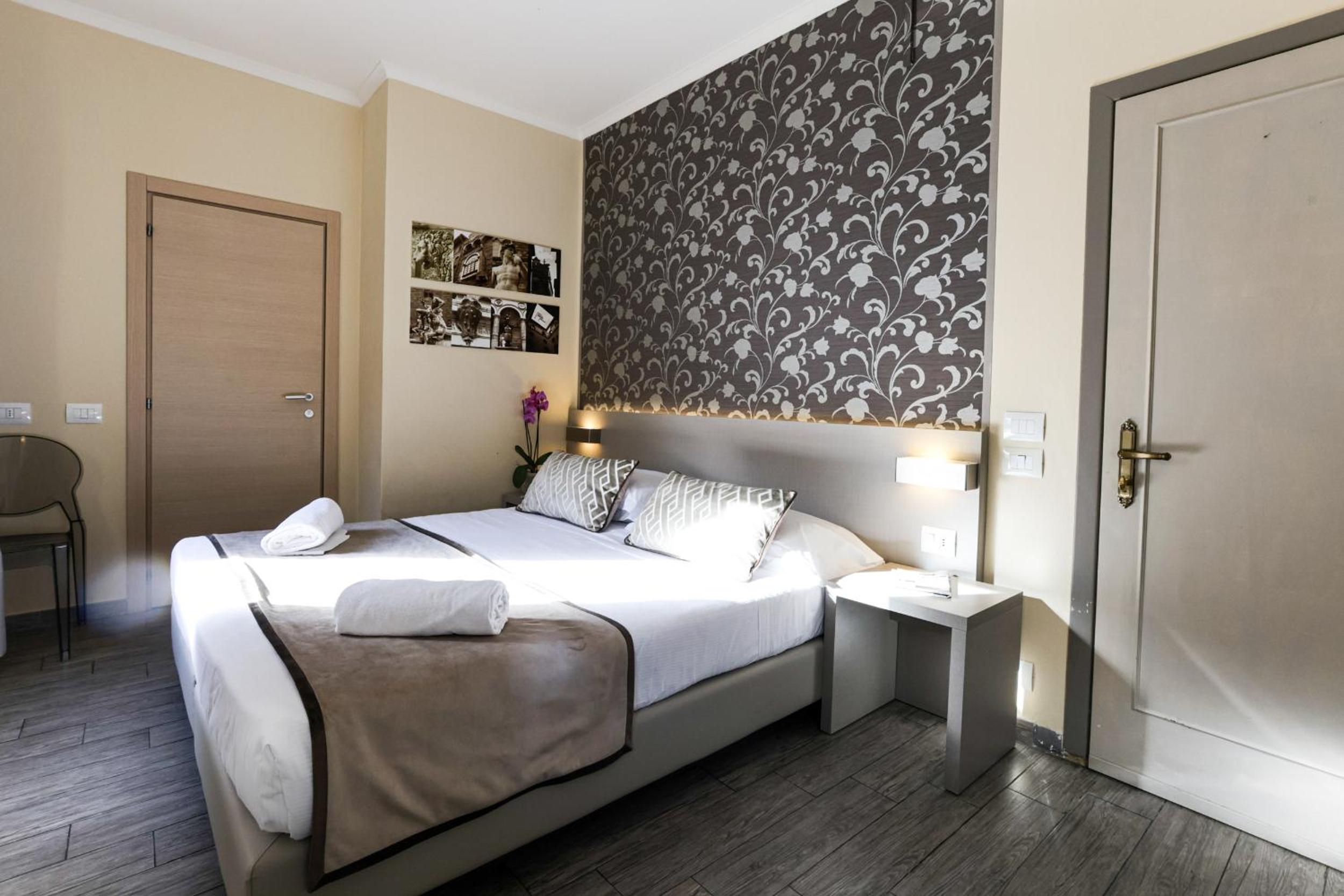 Superior Double Room - Photo 3