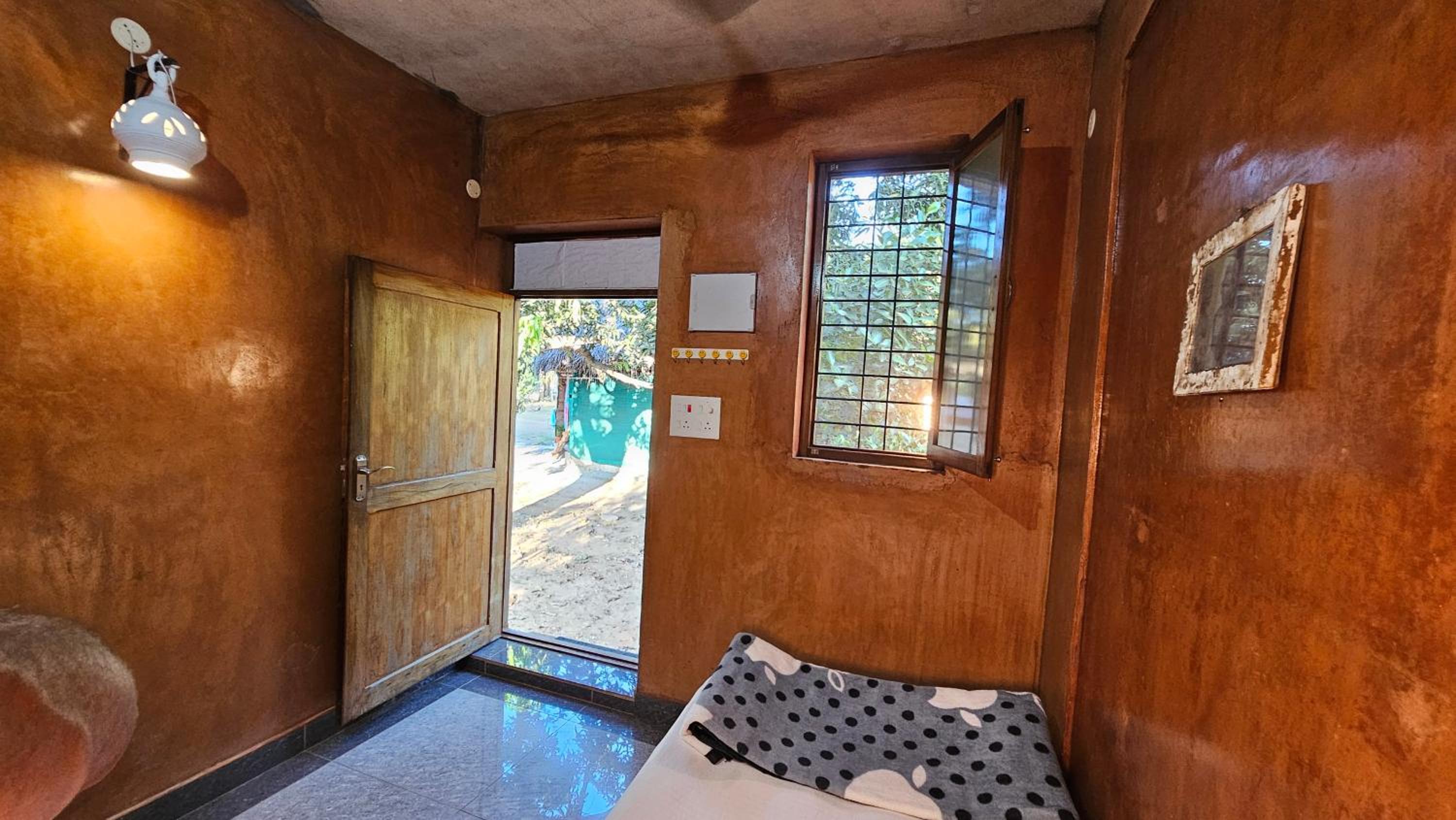 Standard Single Room With Shared Bathroom photo 2