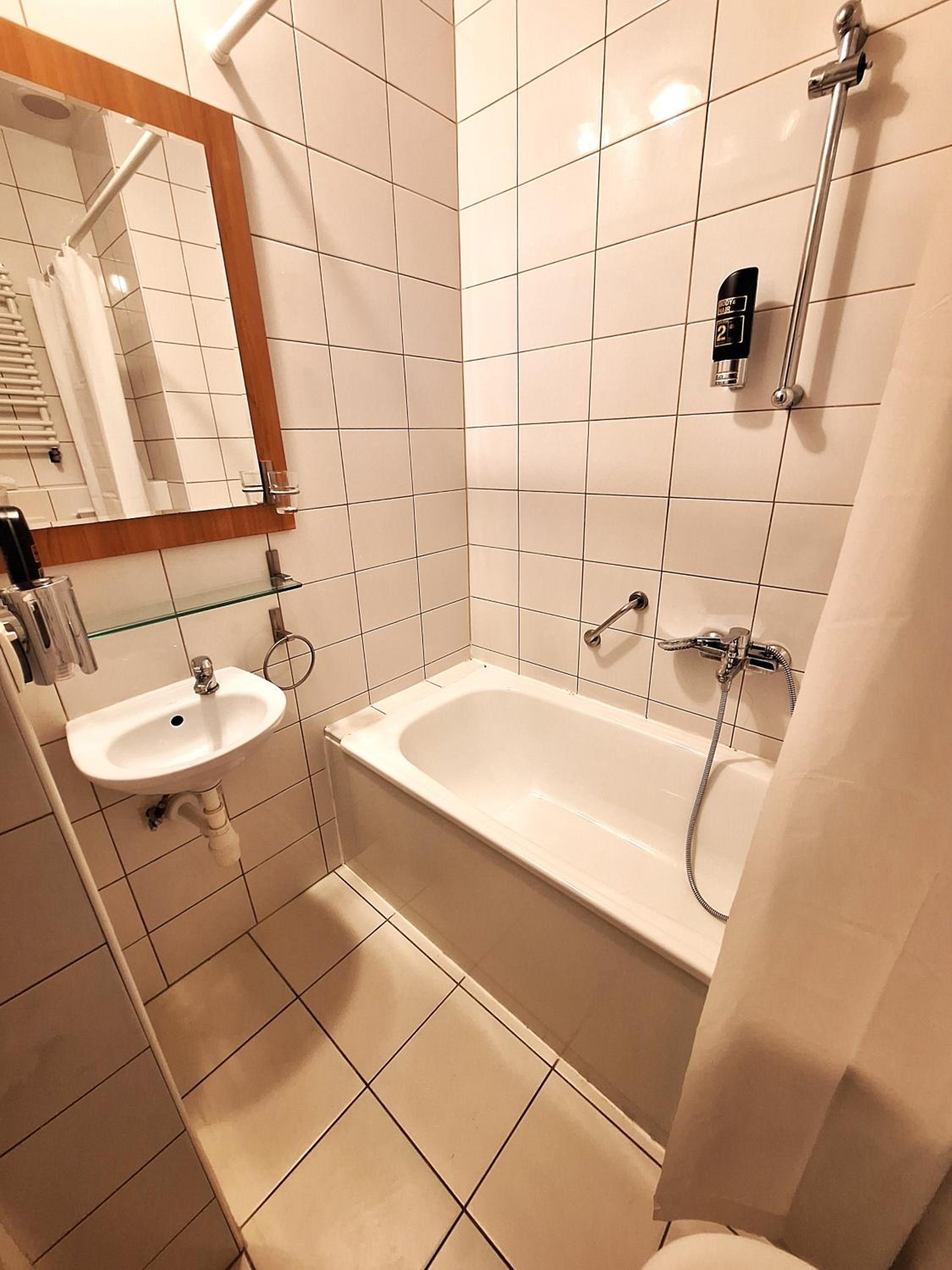 Family Room with Bath - Photo 3