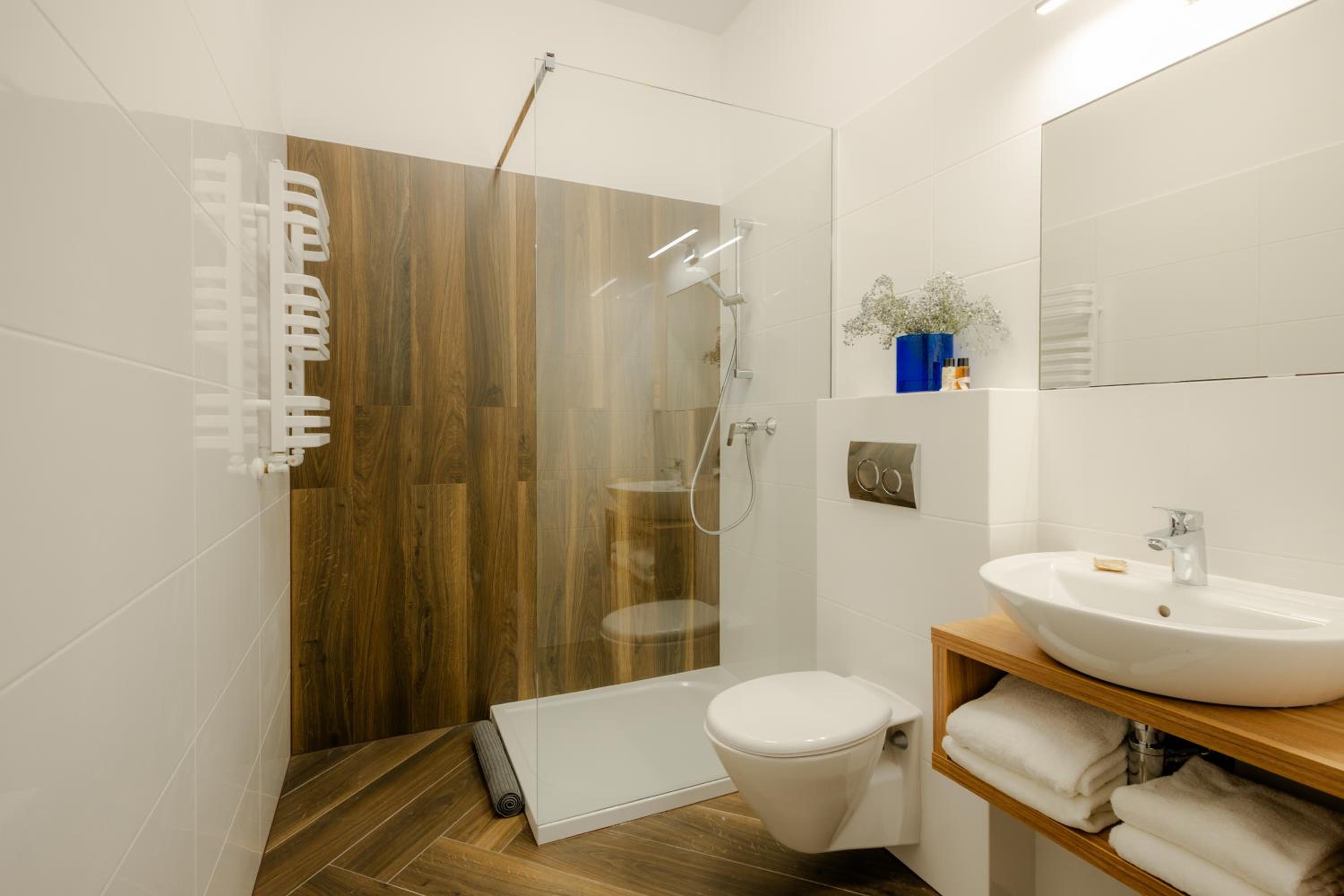 Deluxe Apartment - Photo 2
