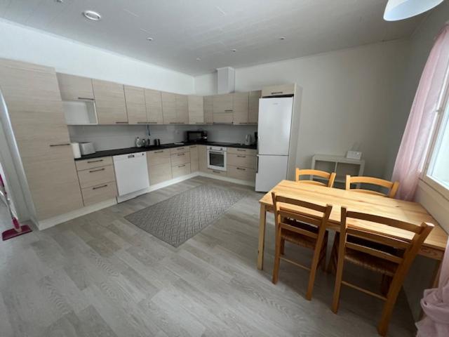 Three-Bedroom Apartment photo 1