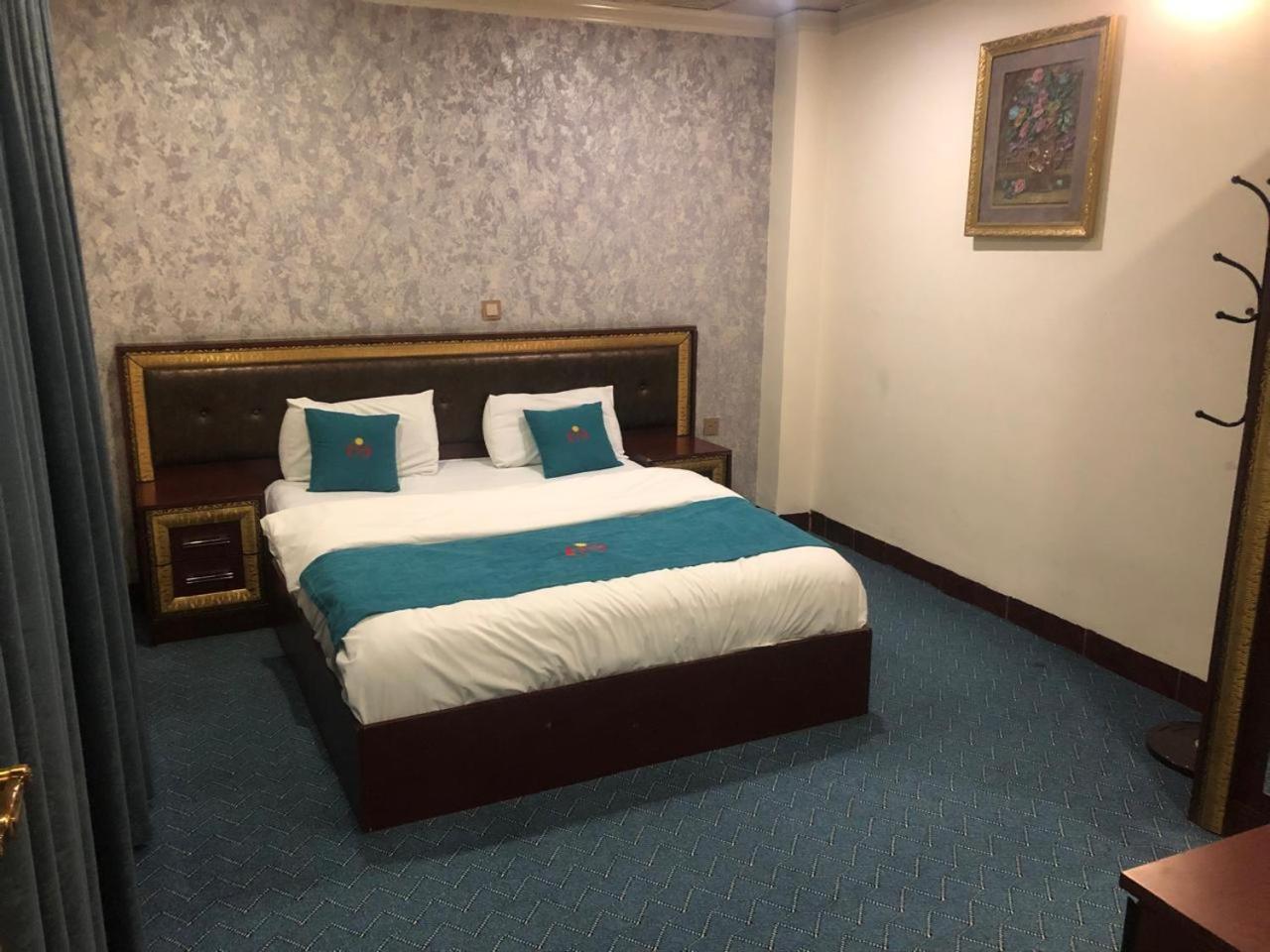 Superior King Suite