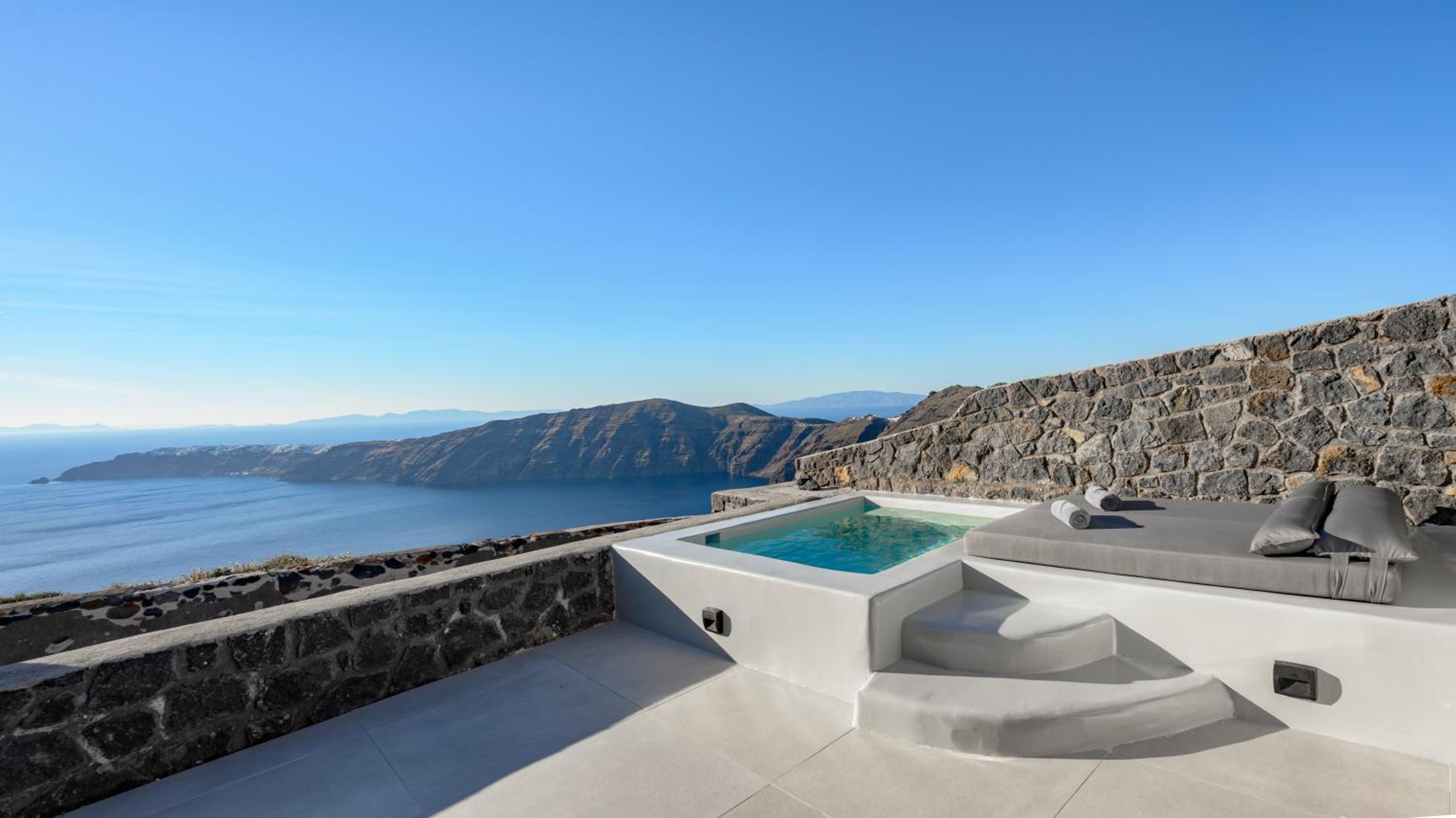 Suite with Heated Plunge Pool - Photo 7