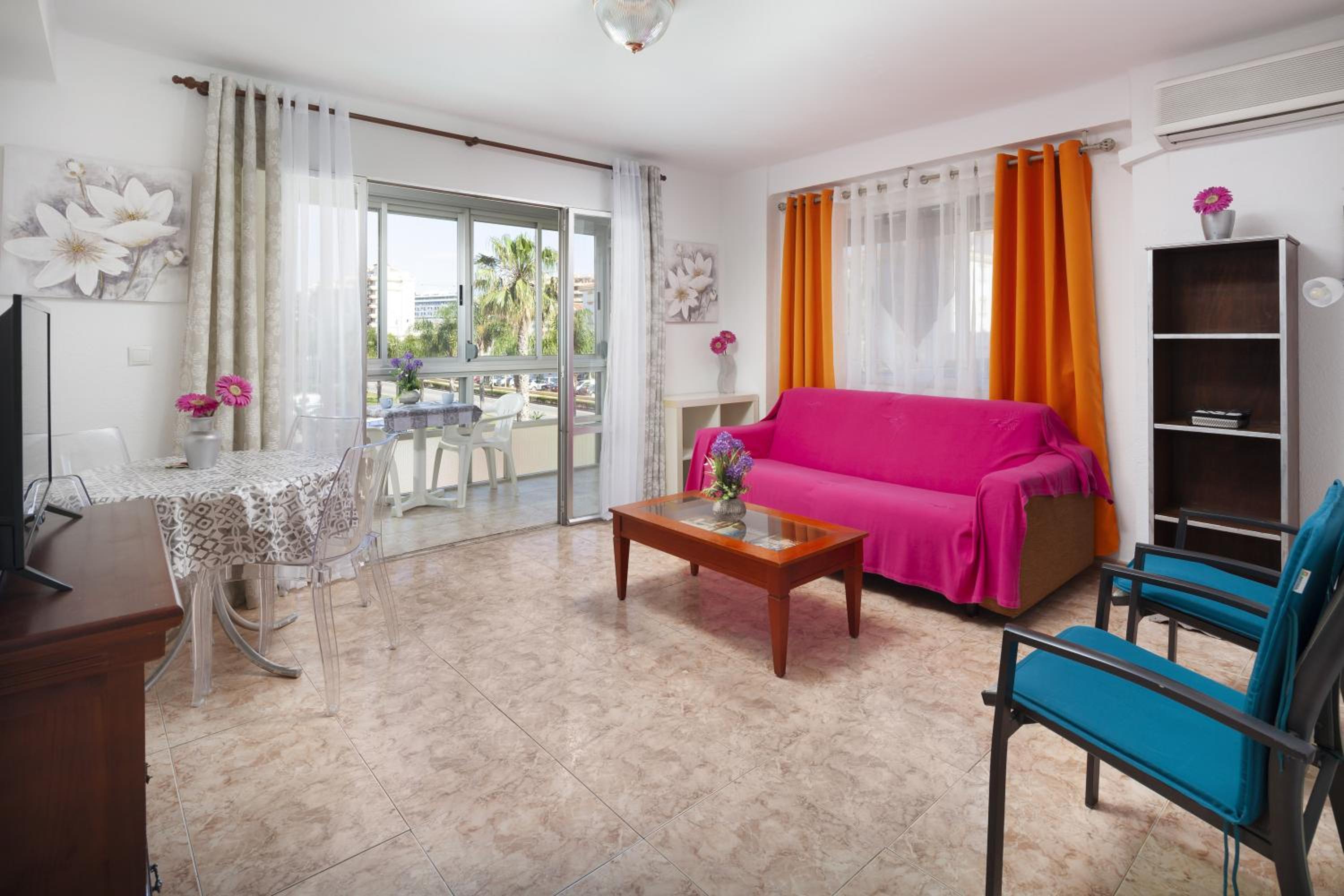 Apartamento de un dormitorio superior con balcón