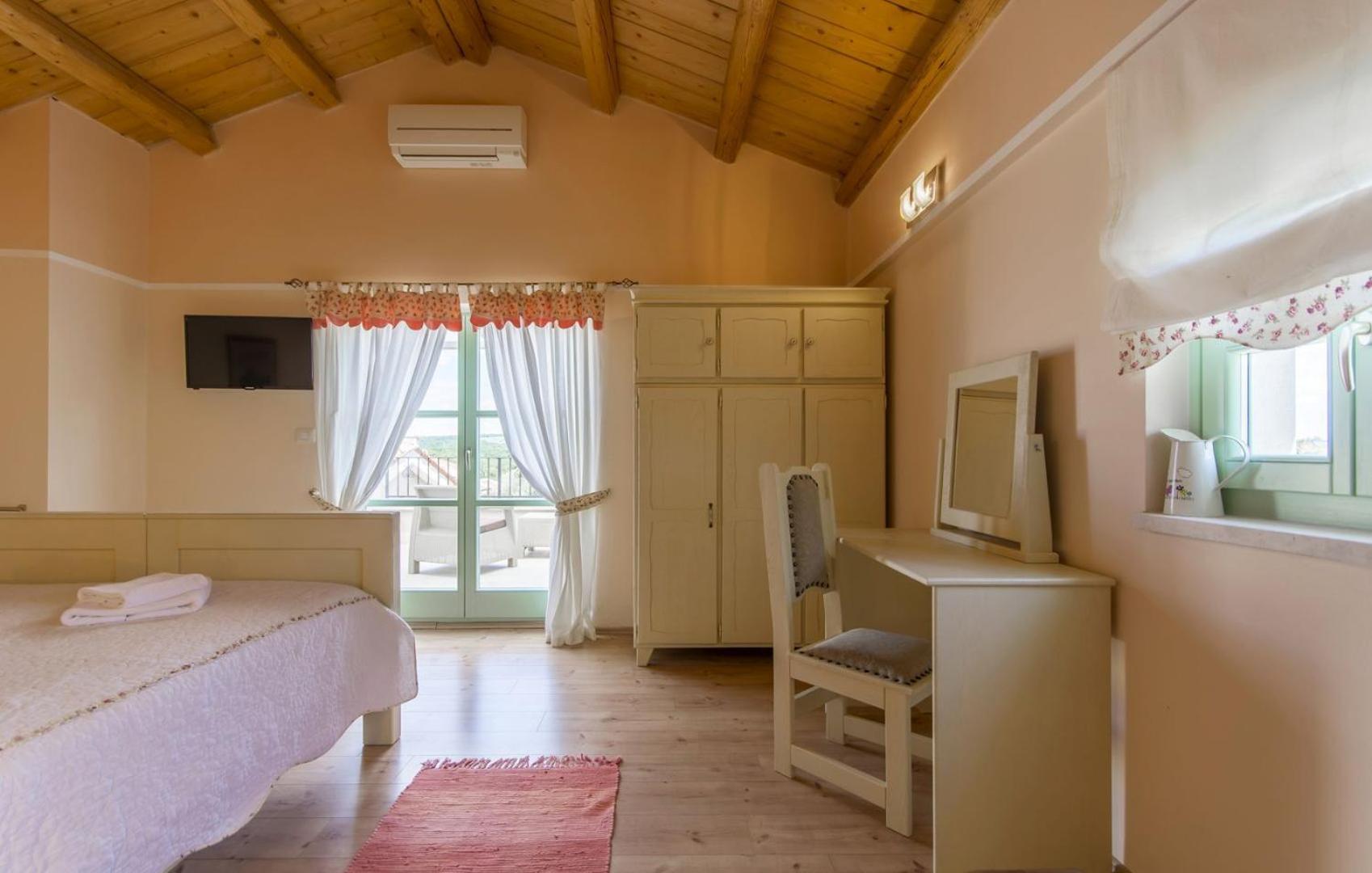 Villa with Private Pool photo 3