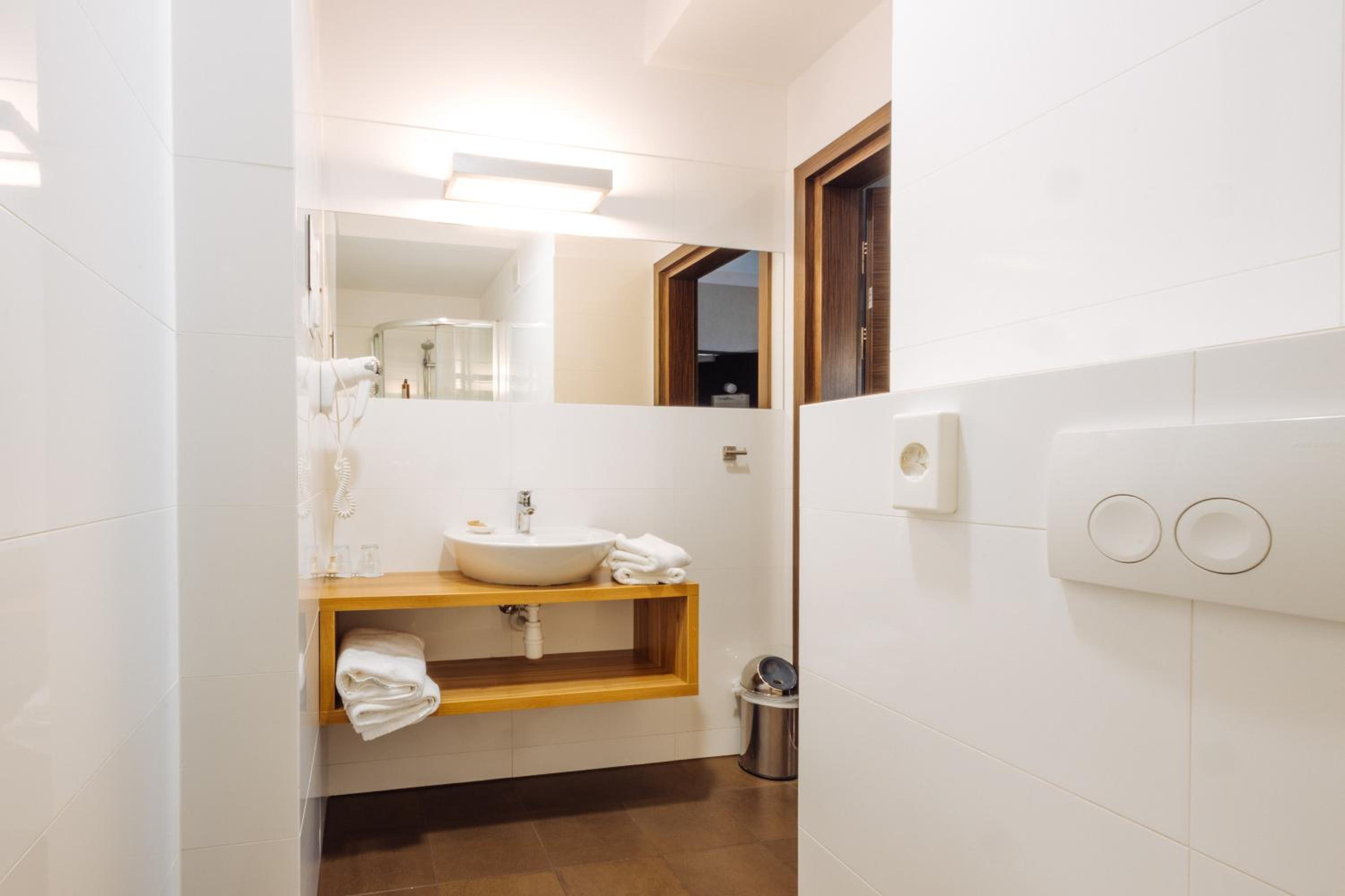 Standard Double Room - Photo 3