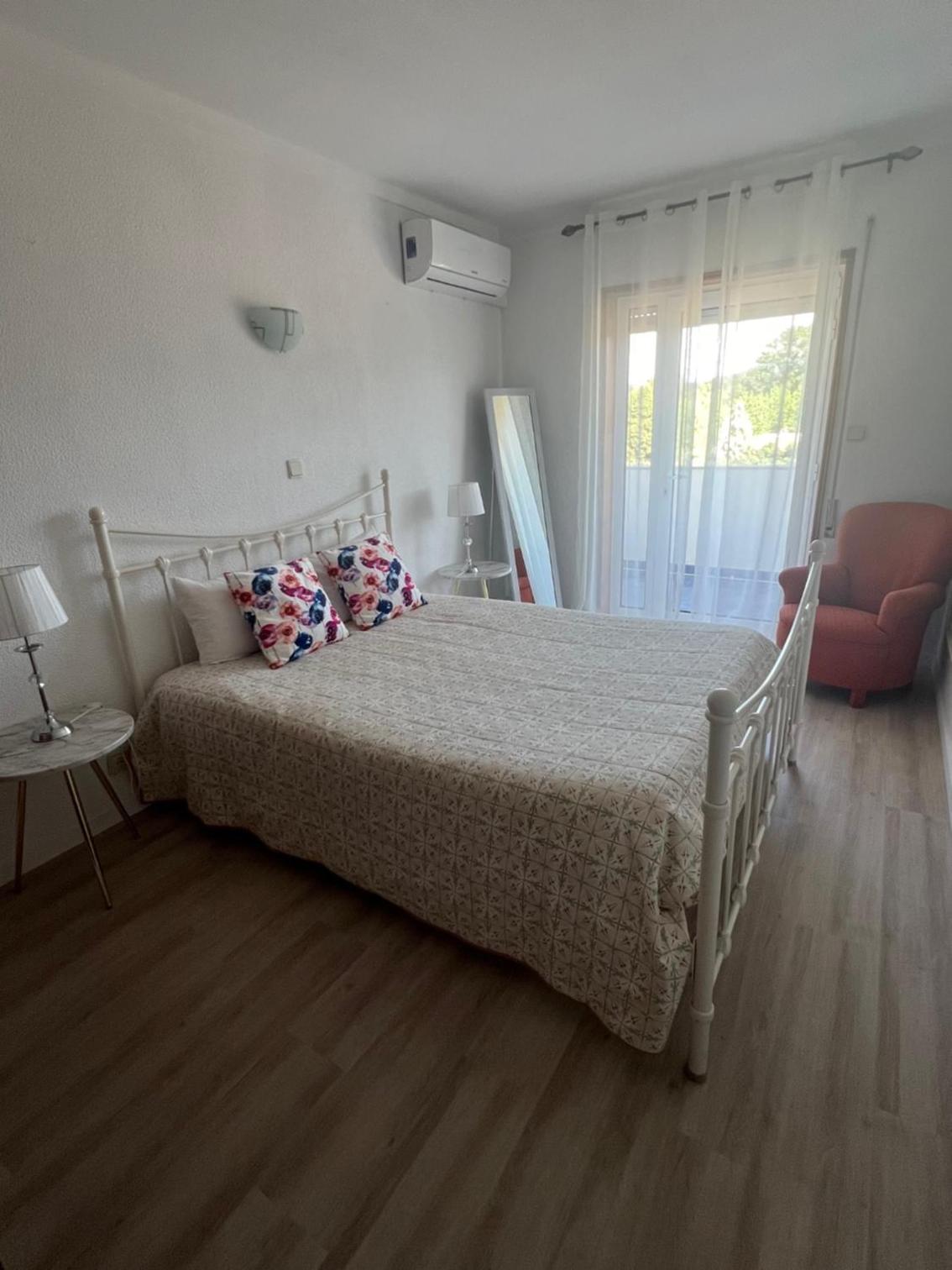 Superior One-Bedroom Apartment - Photo 9