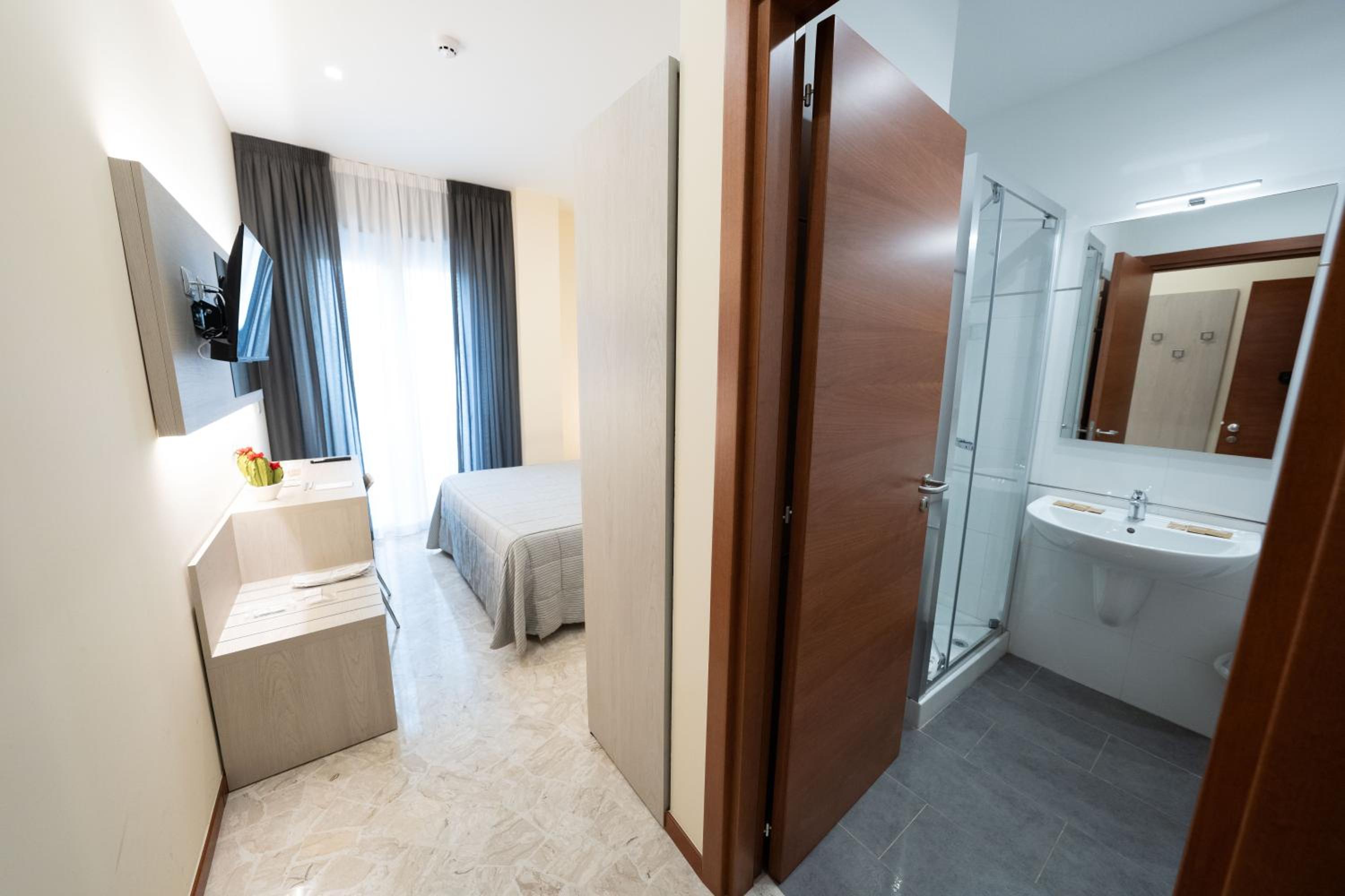 Superior Double Room - Photo 3
