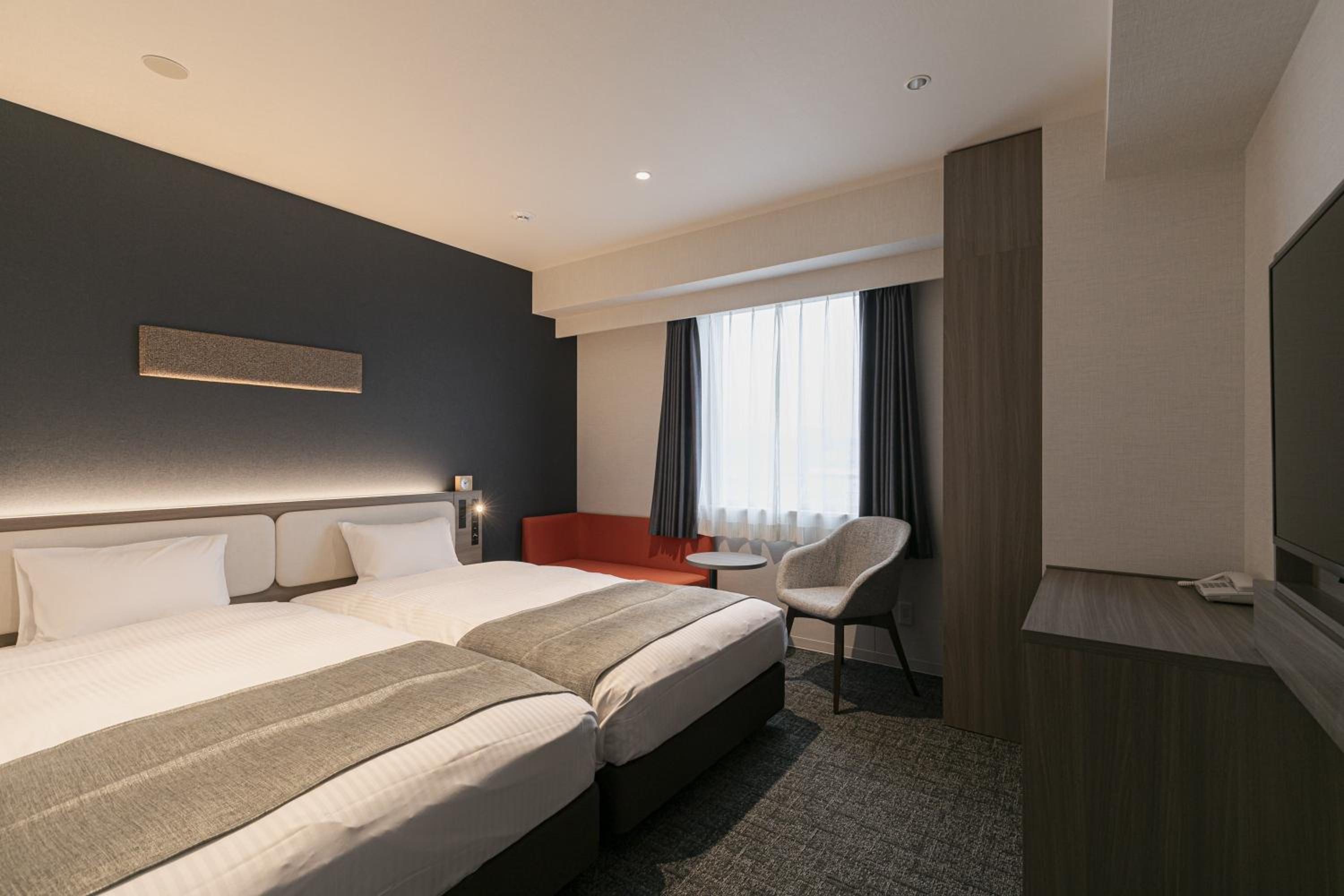 Twin Room with Private Bathroom
