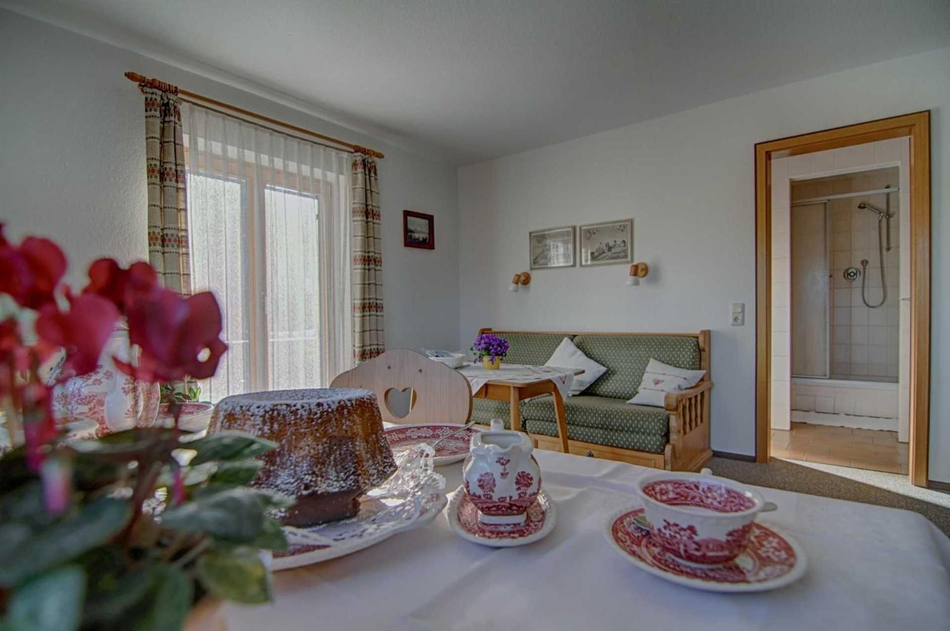 One-Bedroom Apartment with Balcony photo 3
