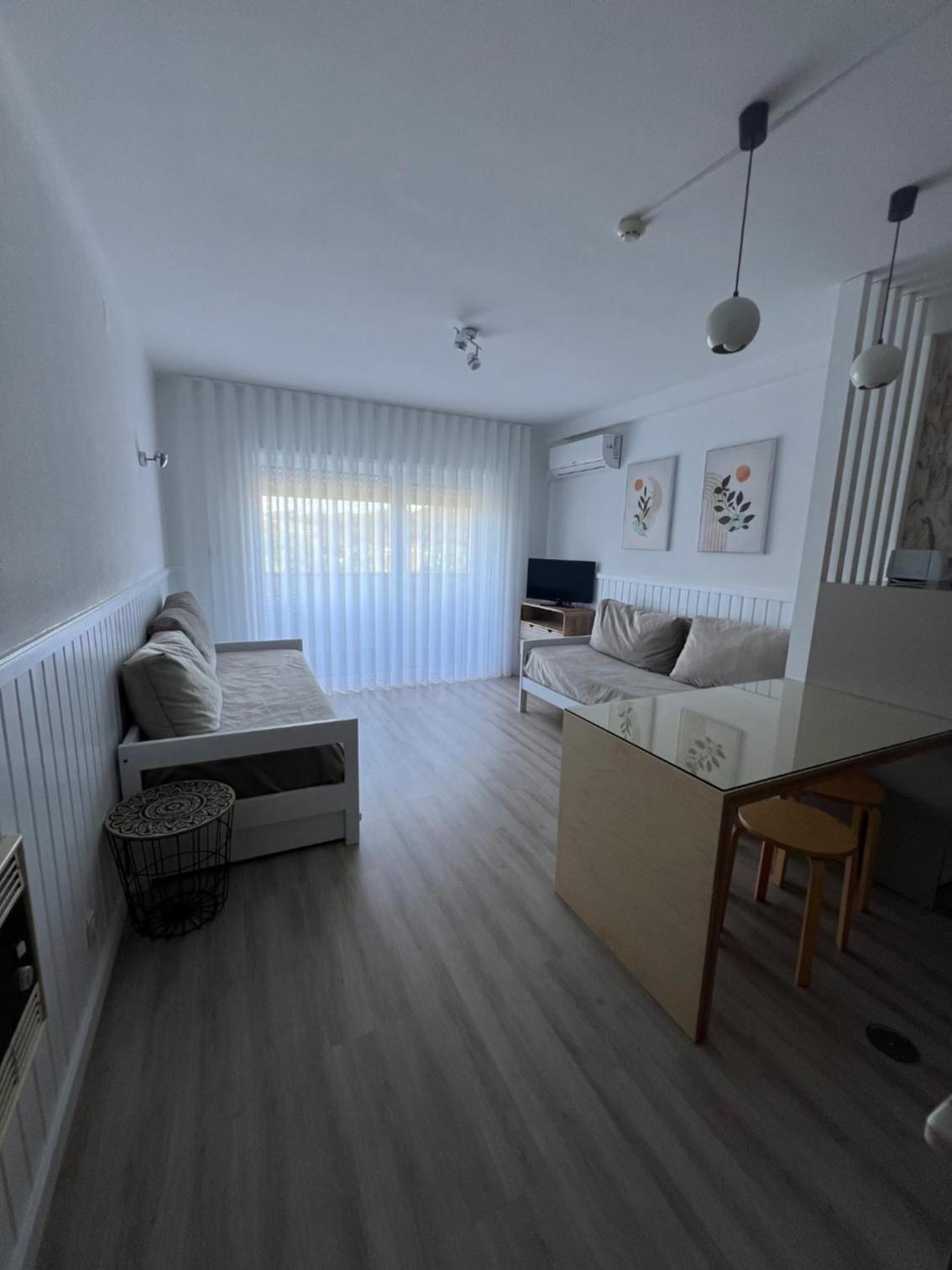 Superior One-Bedroom Apartment - Photo 4