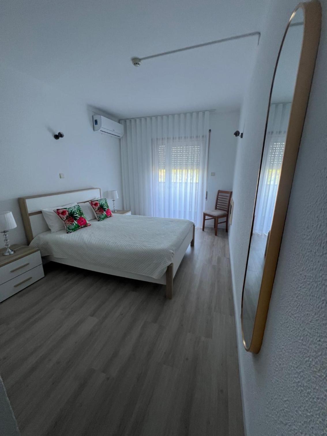 Superior One-Bedroom Apartment - Photo 6