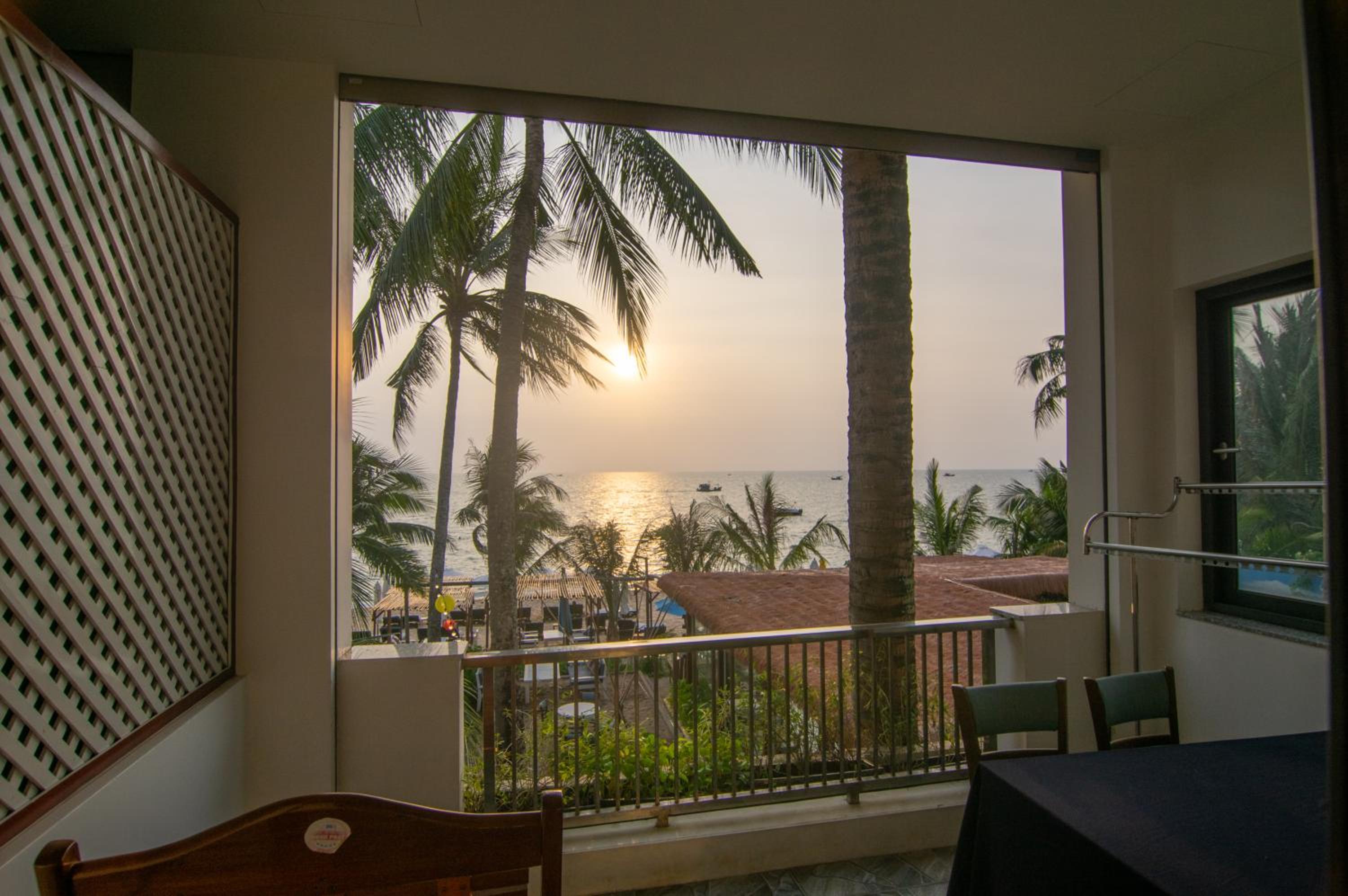 Deluxe Triple Room with Sea View