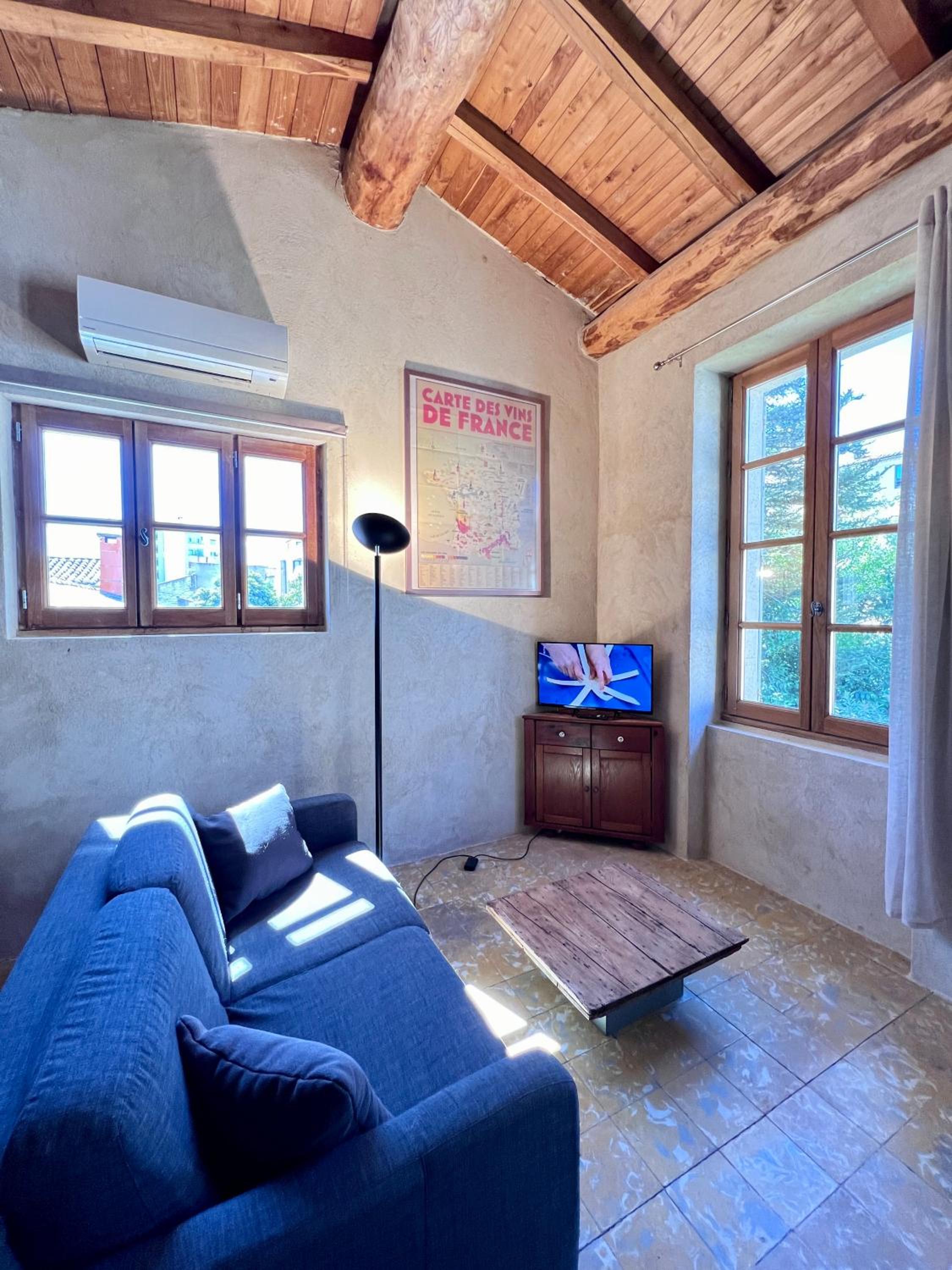 Studio - Split Level - Photo 10