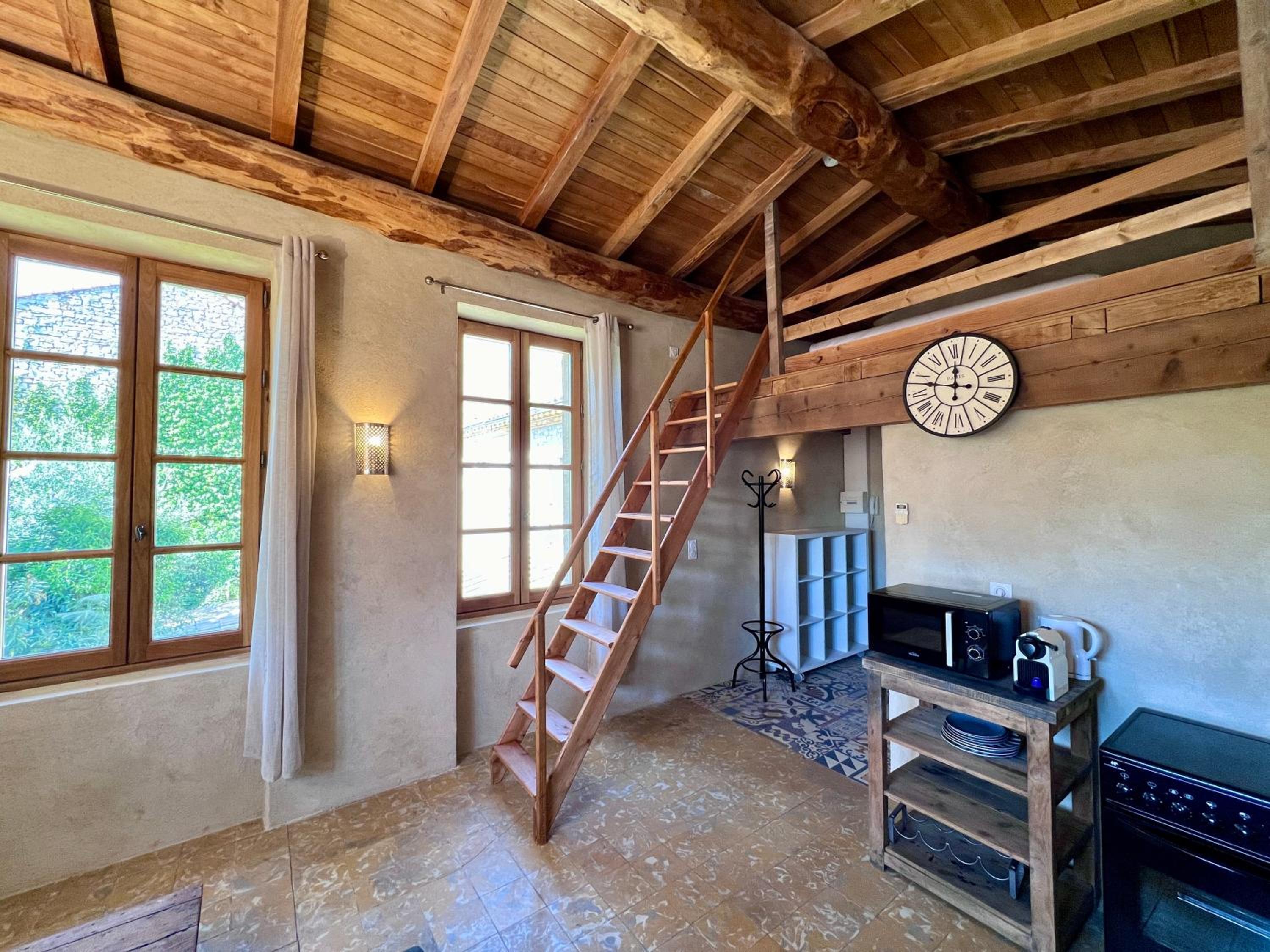 Studio - Split Level - Photo 7