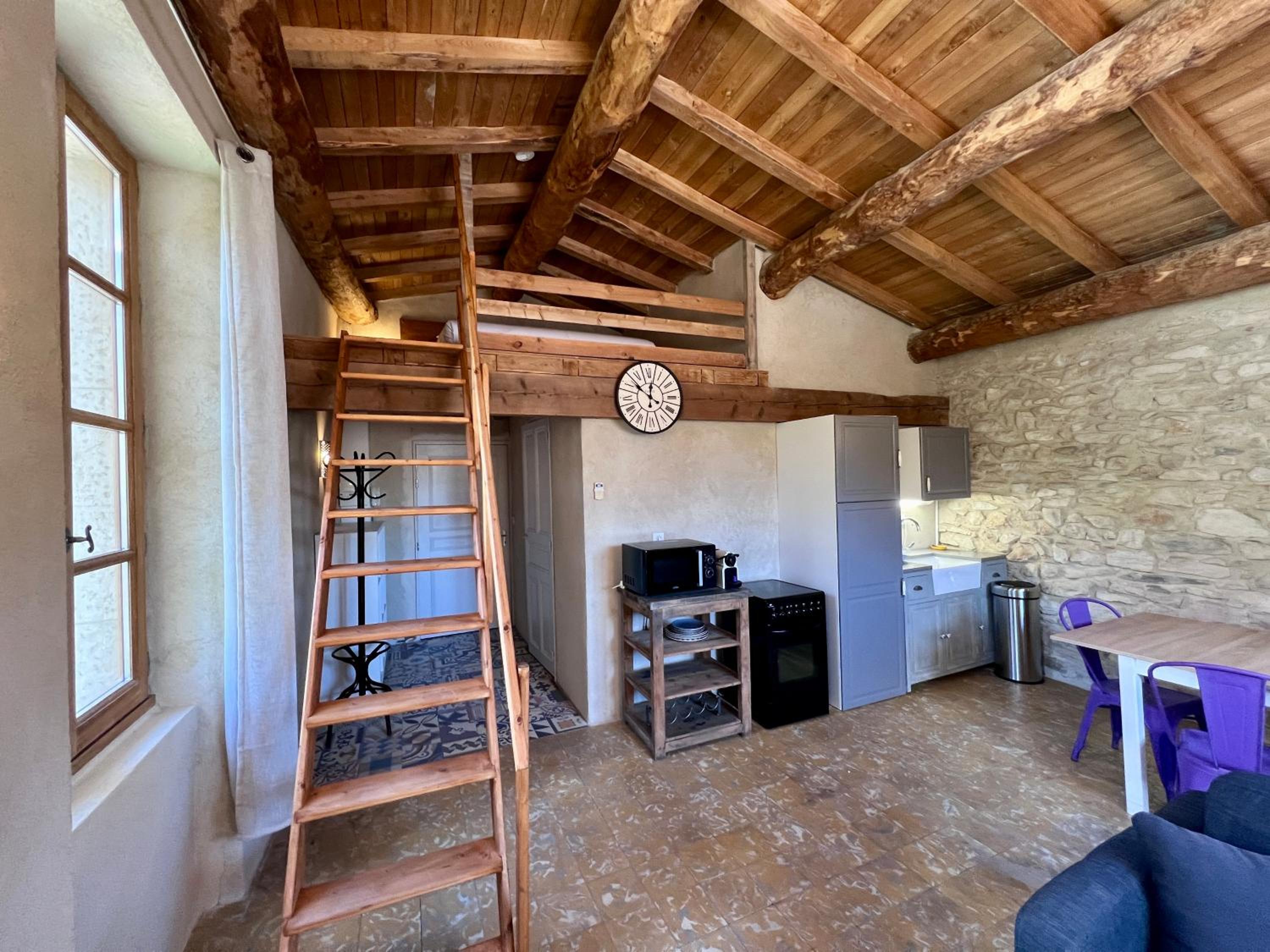 Studio - Split Level - Photo 6