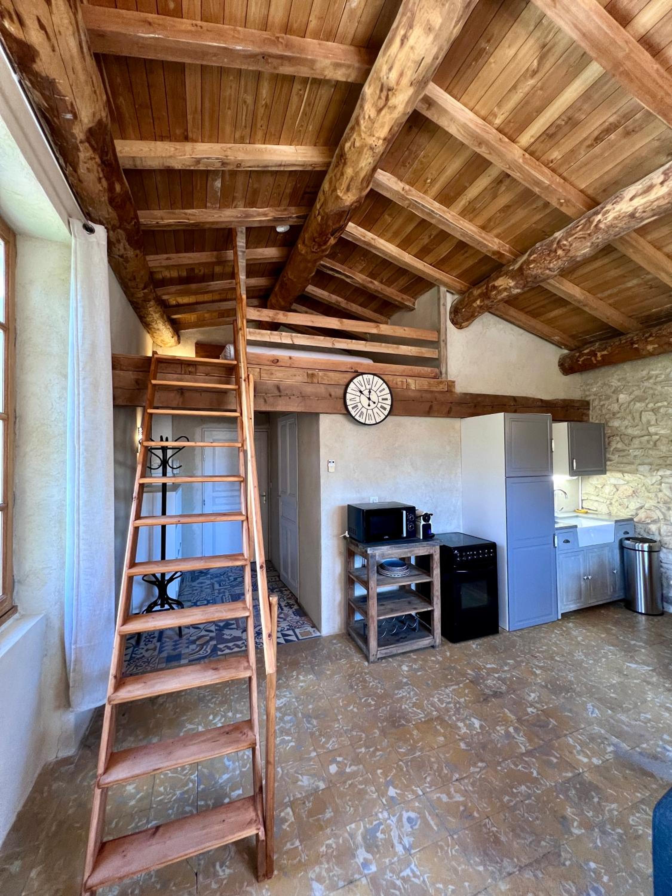 Studio - Split Level - Photo 5