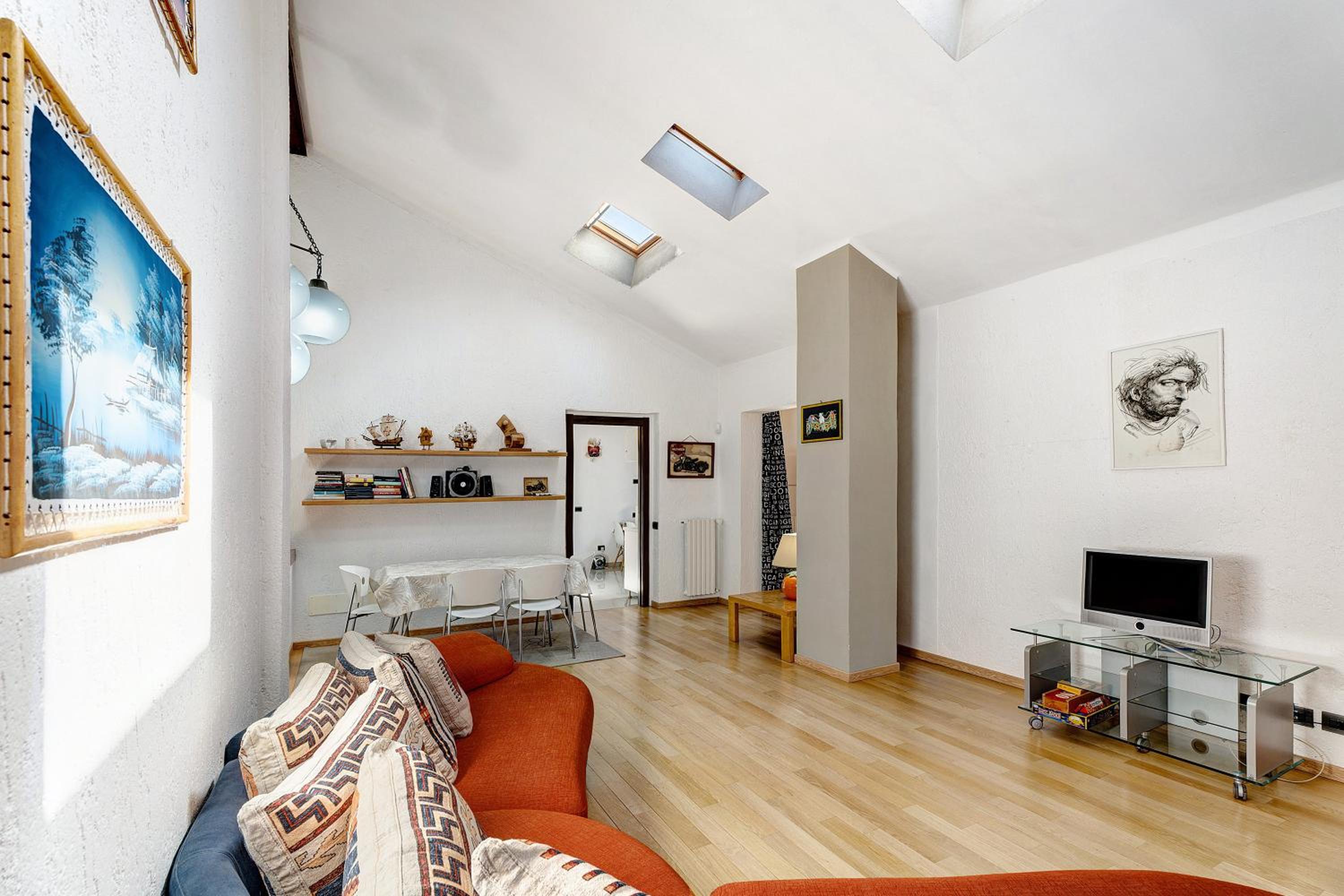 Three-Bedroom Premium Apartment with Balcony photo 1